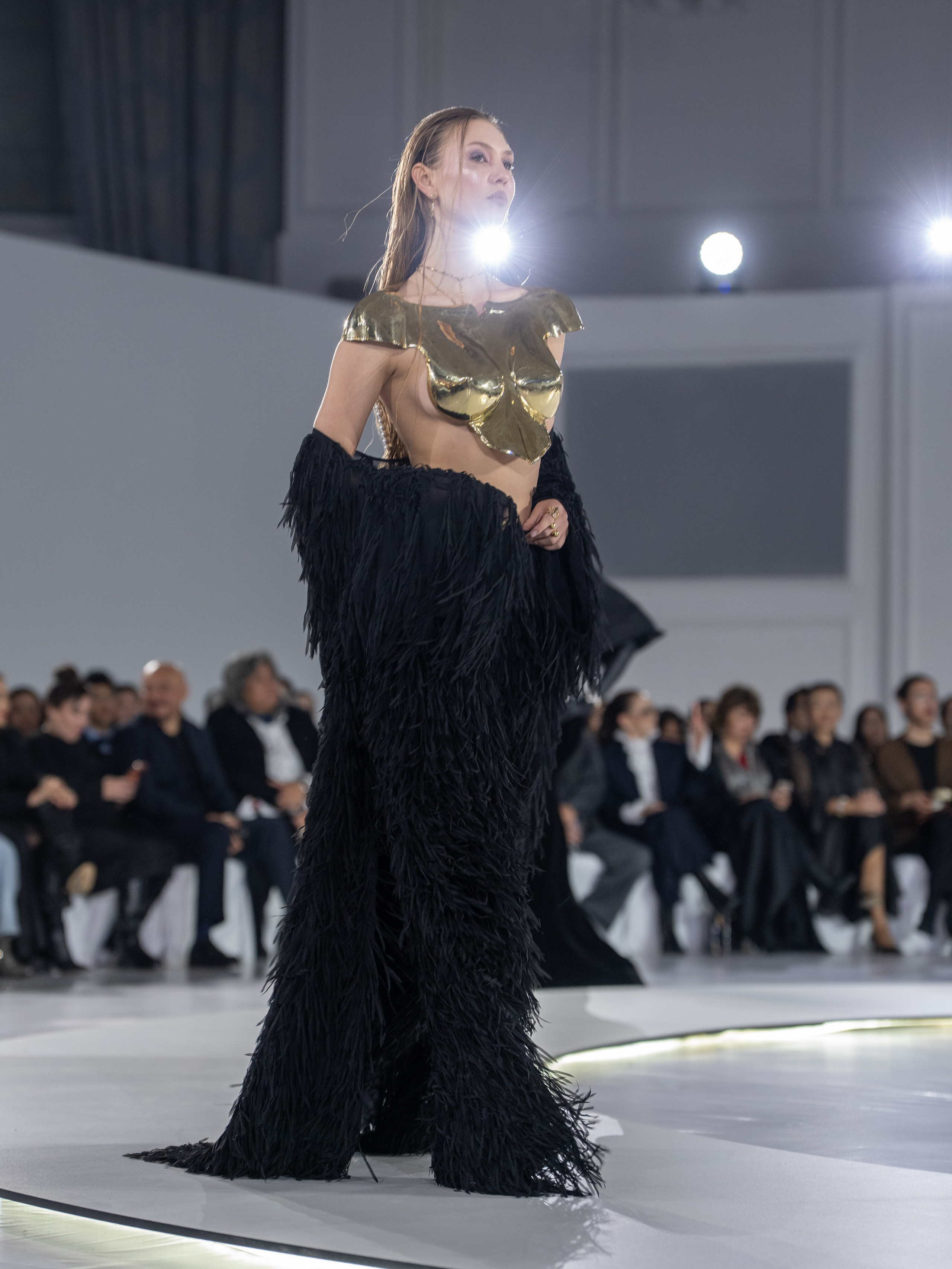 Дизайнер Arunaz. Сайт Алматинского НЮ АРТ, будуар и фэшн фотографа Дениса Карпенко