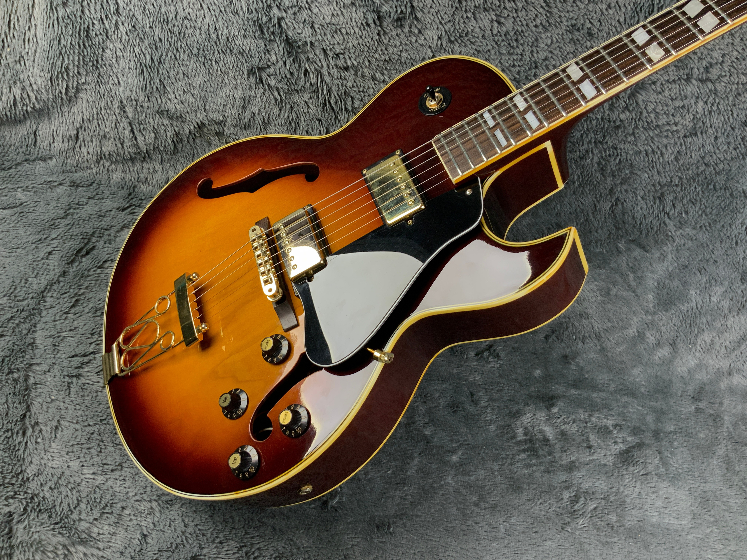 Maison FA-660 Gibson ES-175
