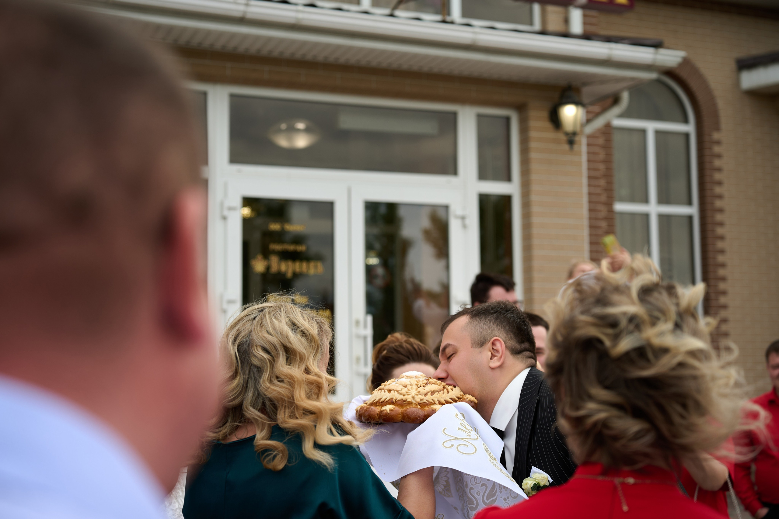 Гибридная съемка свадьбы Виктора и Виктории. Профессиональный фотограф Старый Оскол, Губкин — свадьба, венчание, крещение, юбилей и день рождения
