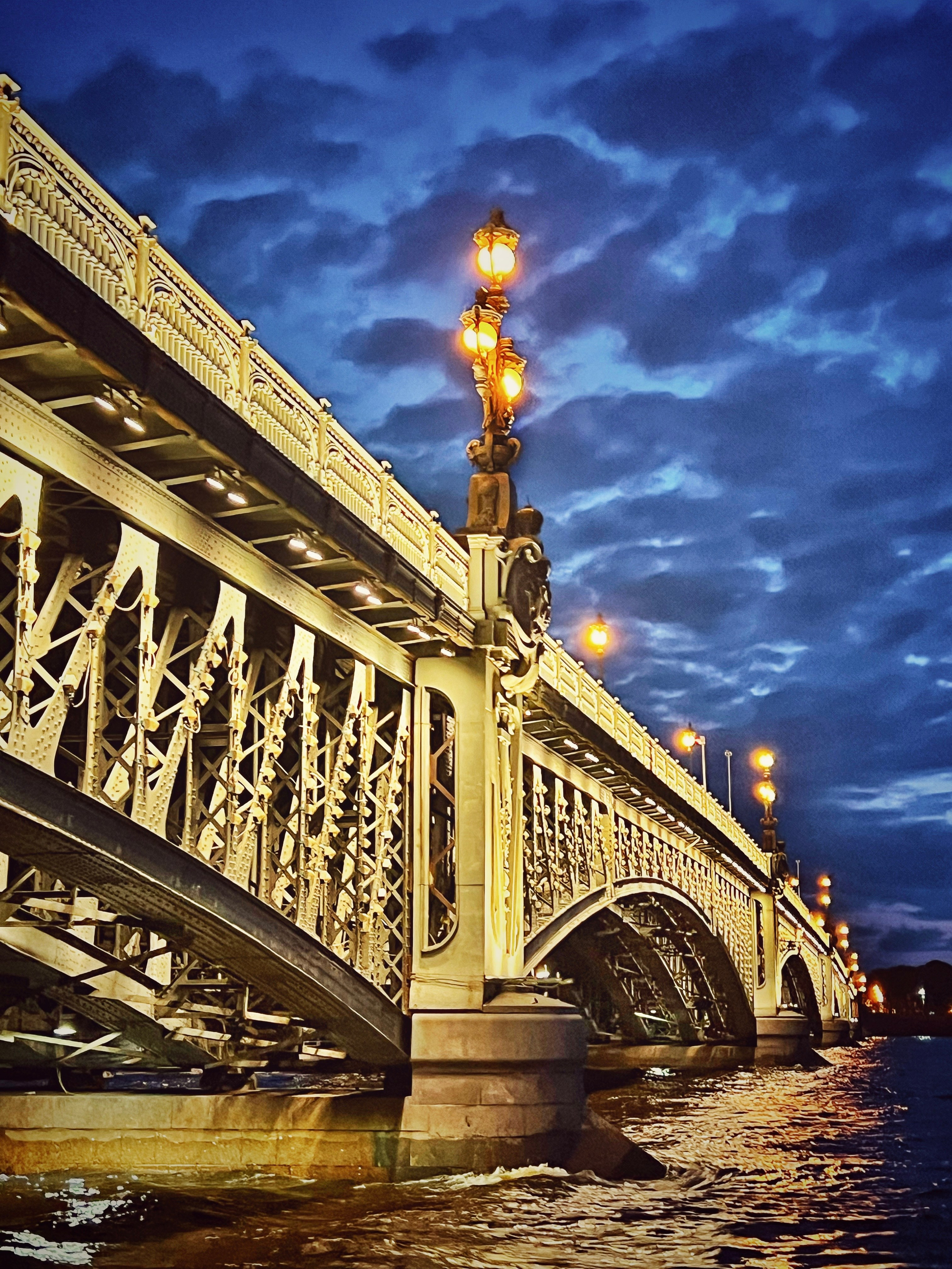 Снято на телефон. Фотография, ретушь, сканирование, восстановление старых фото, интерьерная съёмка, студия. Данилов Александр, Москва