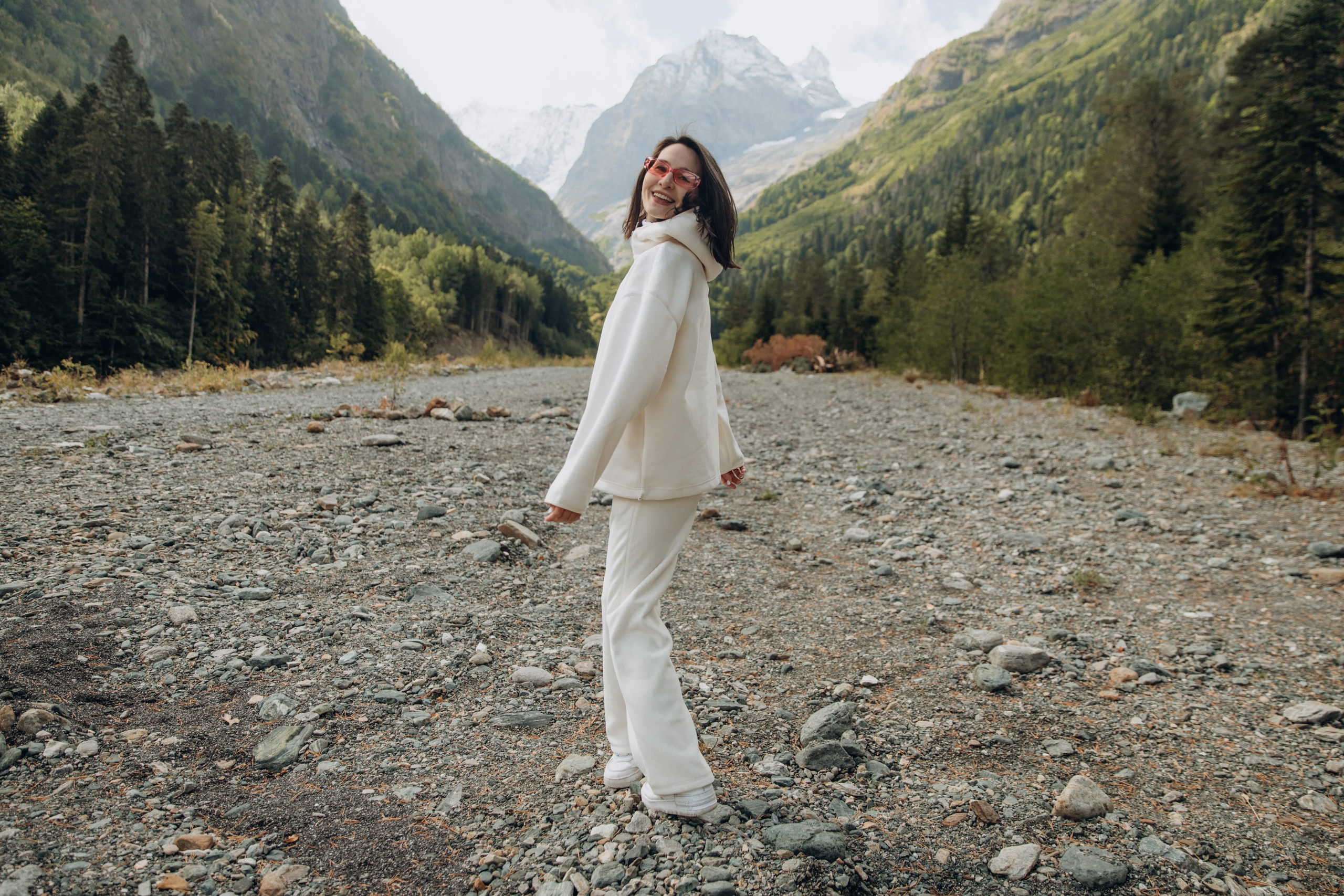 Юля с семьей, Домбай. Портфолио