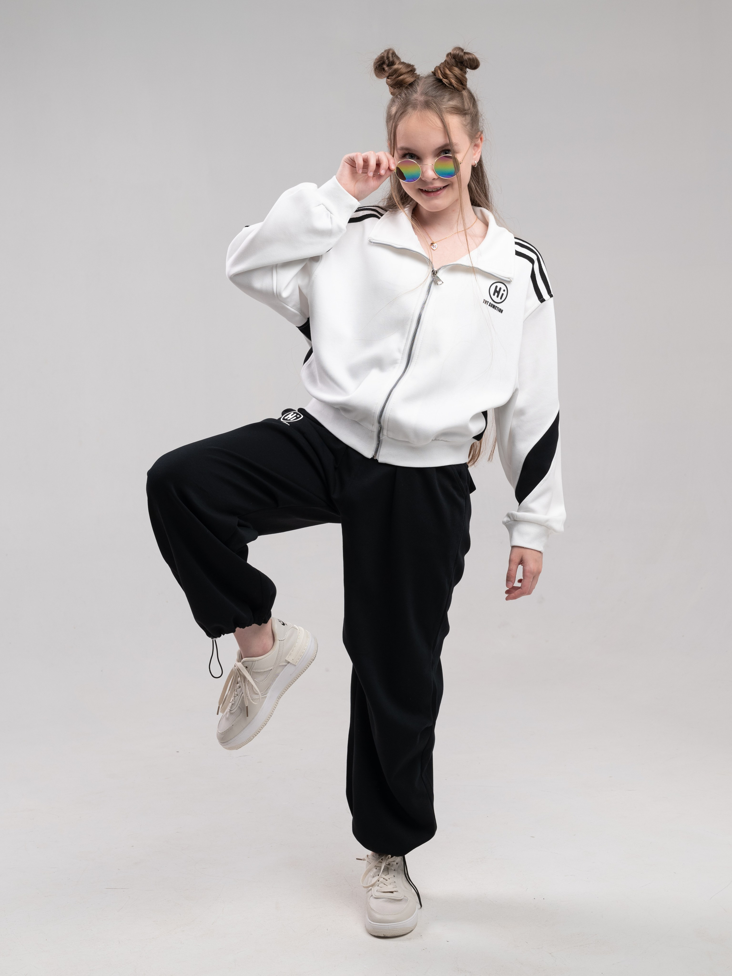 Костюмы для девочки. Предметный фотограф, фото для маркетплейсов Пятигорск, КМВ