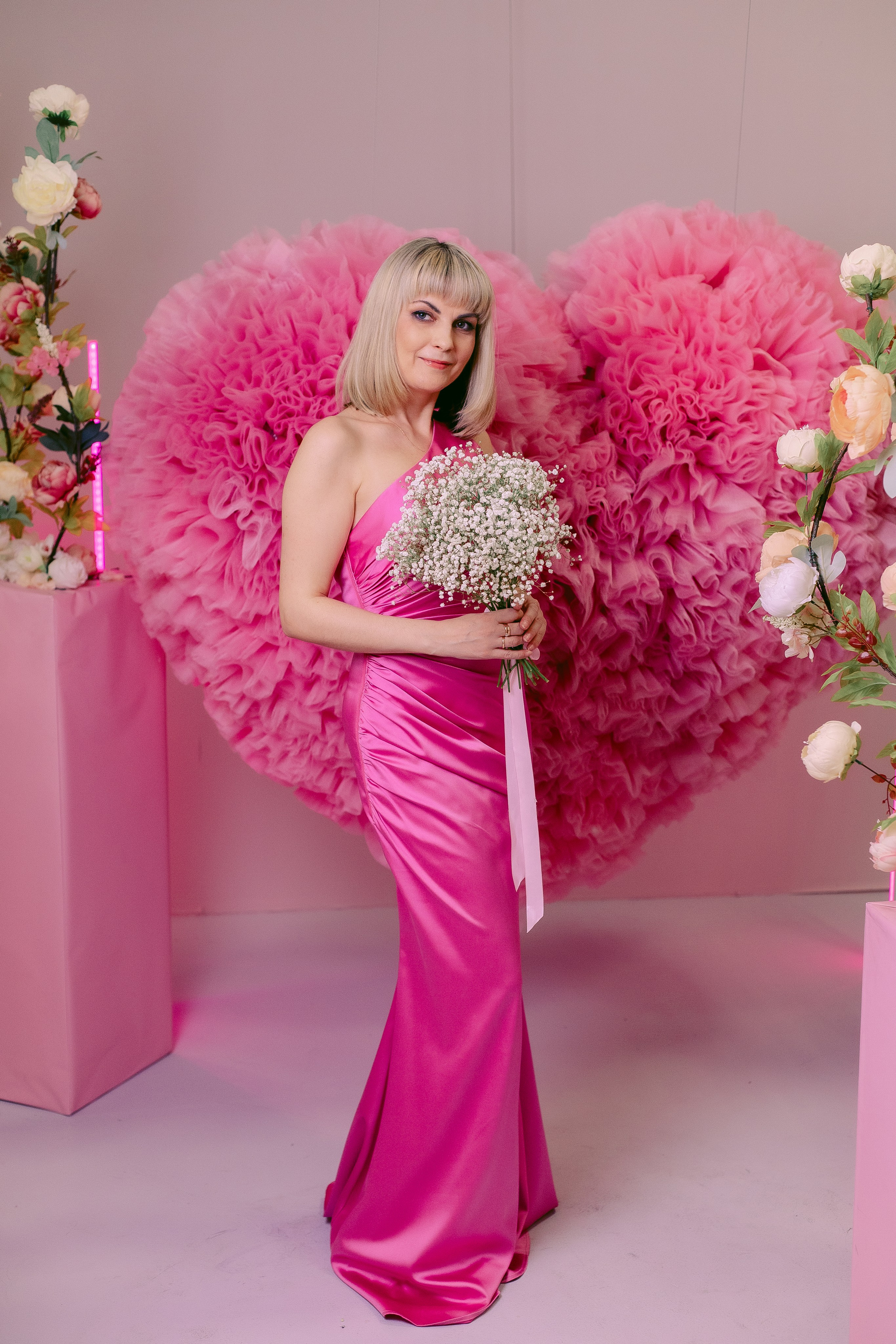 Женская фотосессия в весенних декорациях в фотостудии в Санкт-Петербурге. Фотограф в Санкт-Петербурге, Анна Скворцова