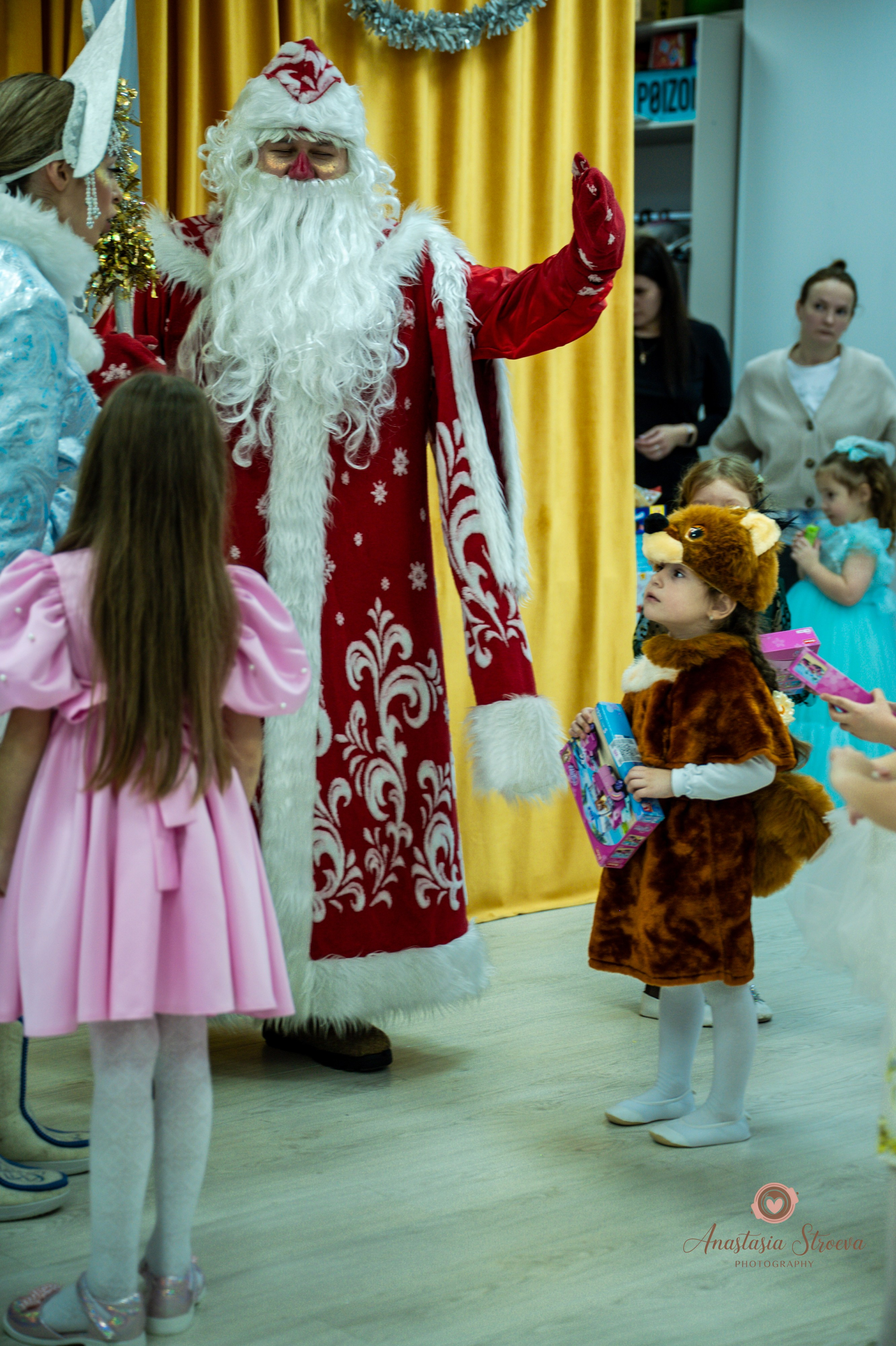 Новый год в танцах. Семейный и детский фотограф в Королеве, Москве и Московской области Строева Анастасия