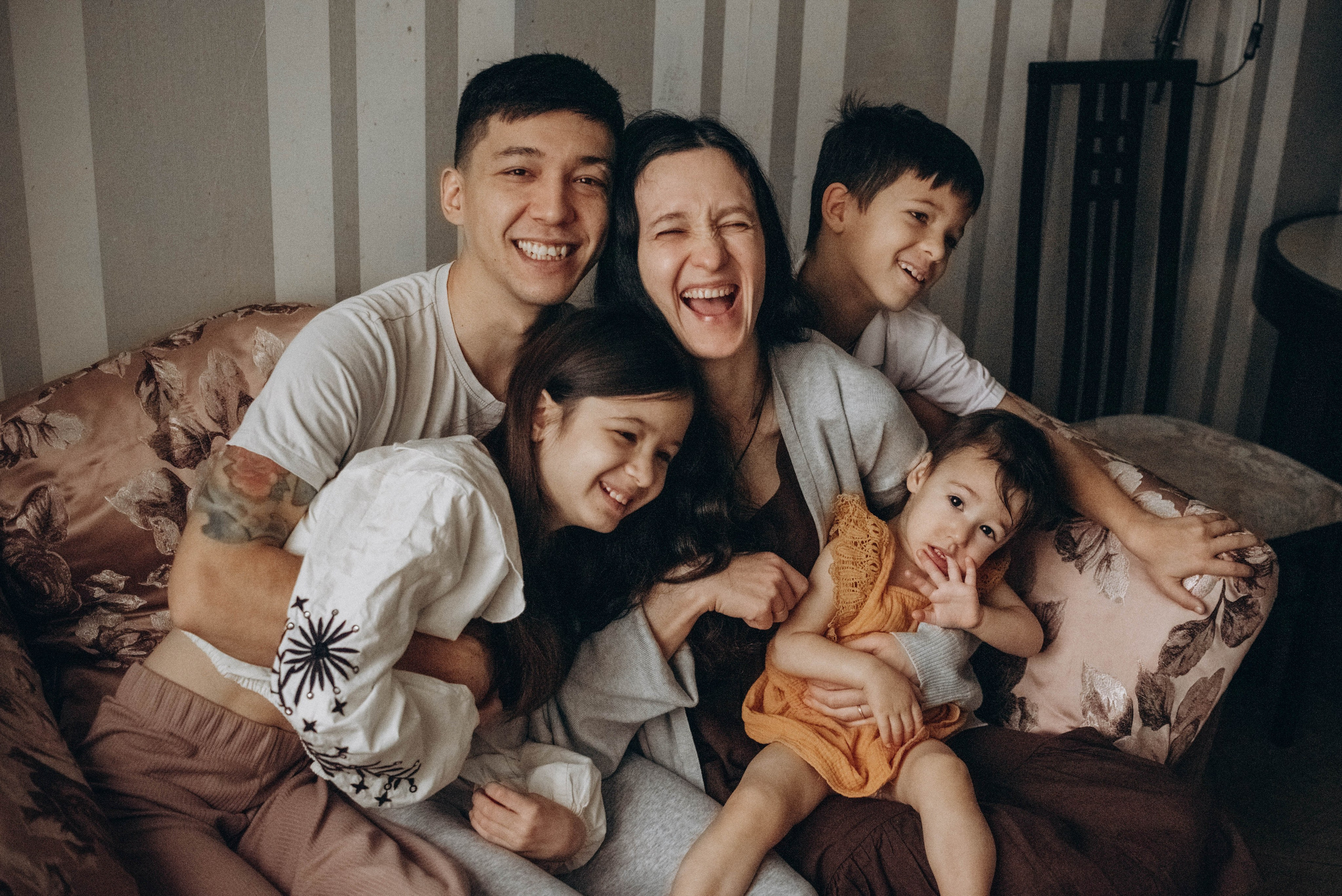 Семейная домашняя фотосессия. Семейный фотограф в Железнодорожном Масаева Елена