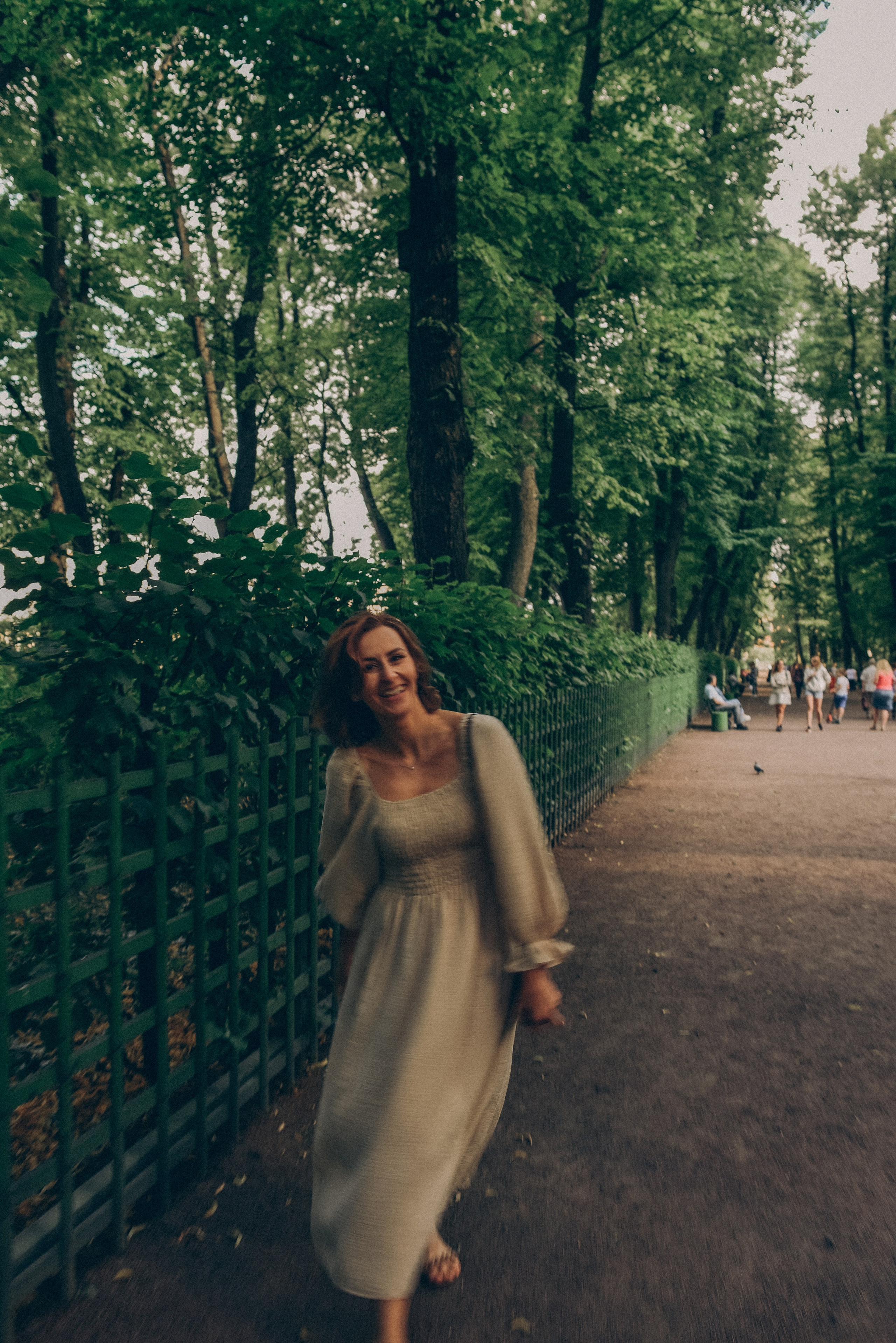 Фотосессия в Летнем саду. Анна, Татьяна, Злата и Эвелина. Семейный и свадебный фотограф в Санкт-Петербурге Яна