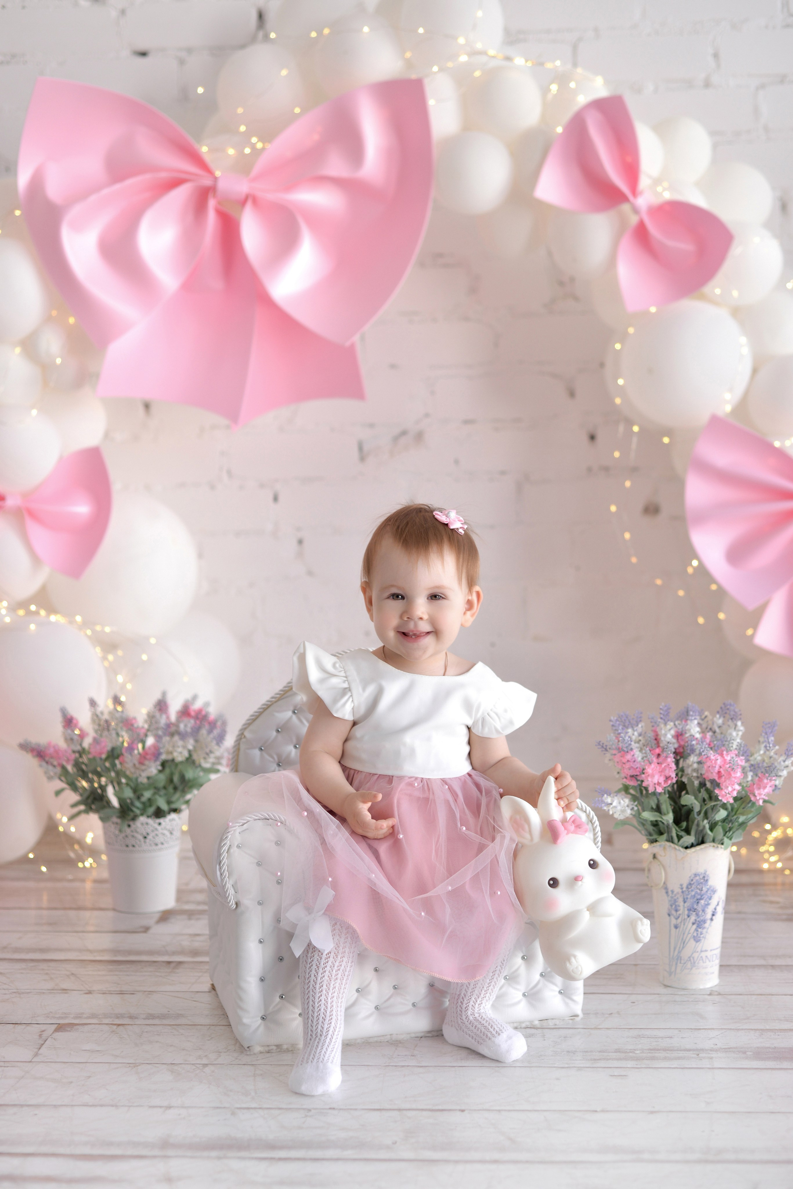 Ариана 1 годик с розовыми бантиками (Рита и Игорь родители). Семейный и свадебный фотограф Галина Абакумова, фотосессии в Белгороде