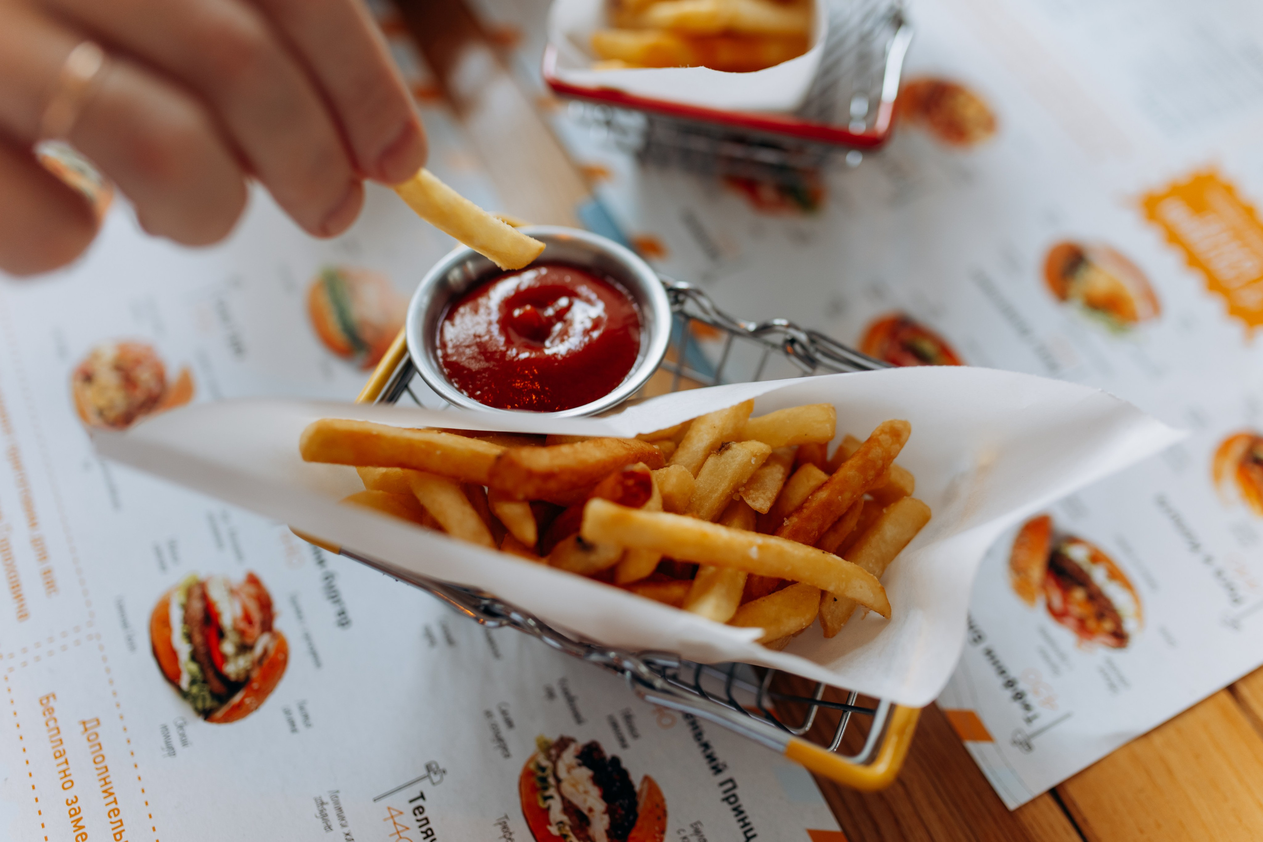 По бургеру в «Карл Маркс». Свадебный и семейный фотограф в Туле и области Маша Костина