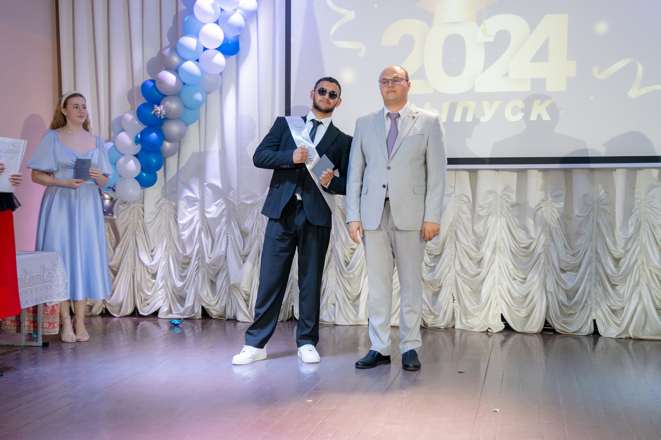 Школьный выпускной 2024 год в Соколе (Минск). Свадебный фотограф в Минске/Беларуси Сергей Спиридонов