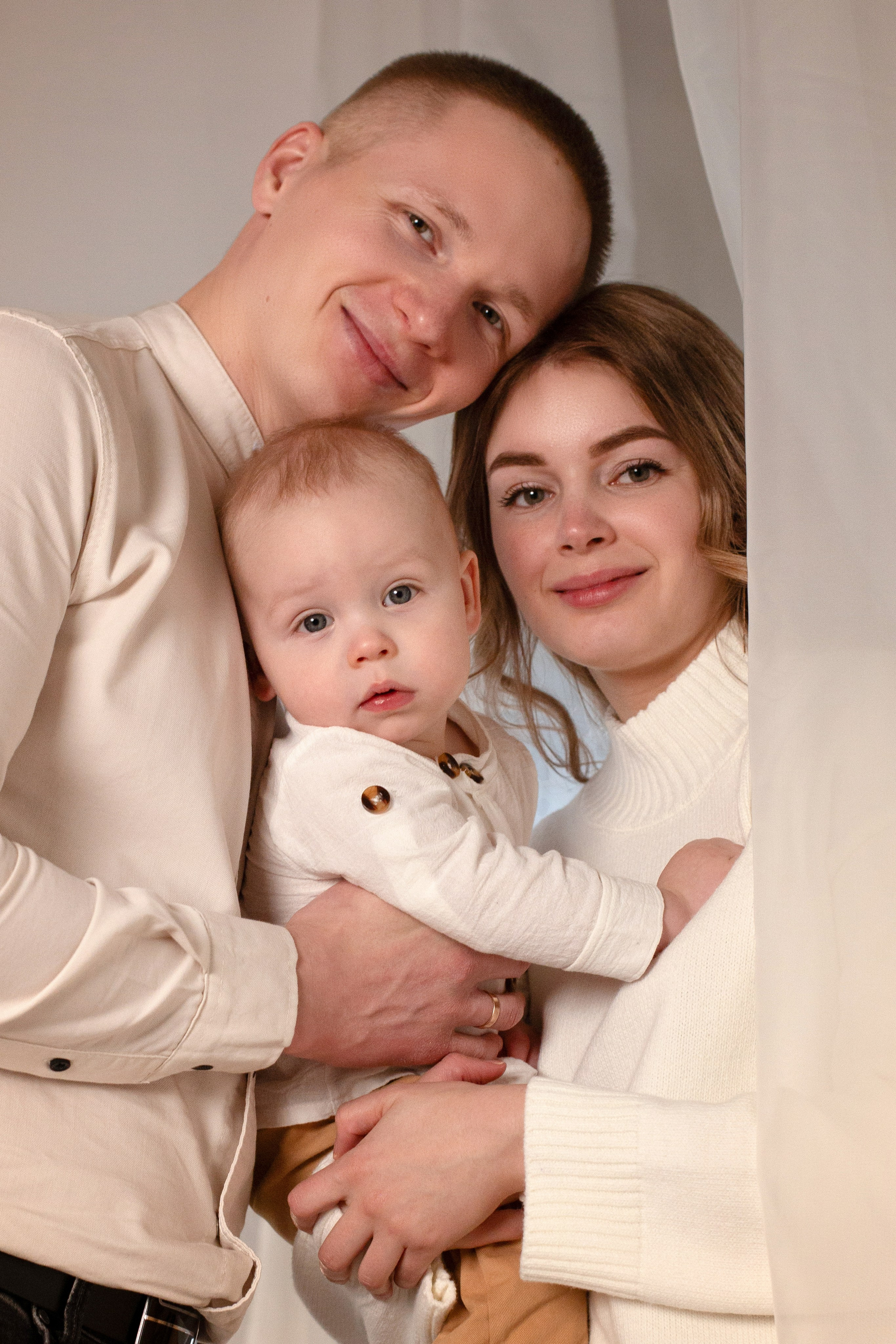 Семейная фотосессия в студии. Фотограф Ставрополь Пятигорск Елизавета Дарина