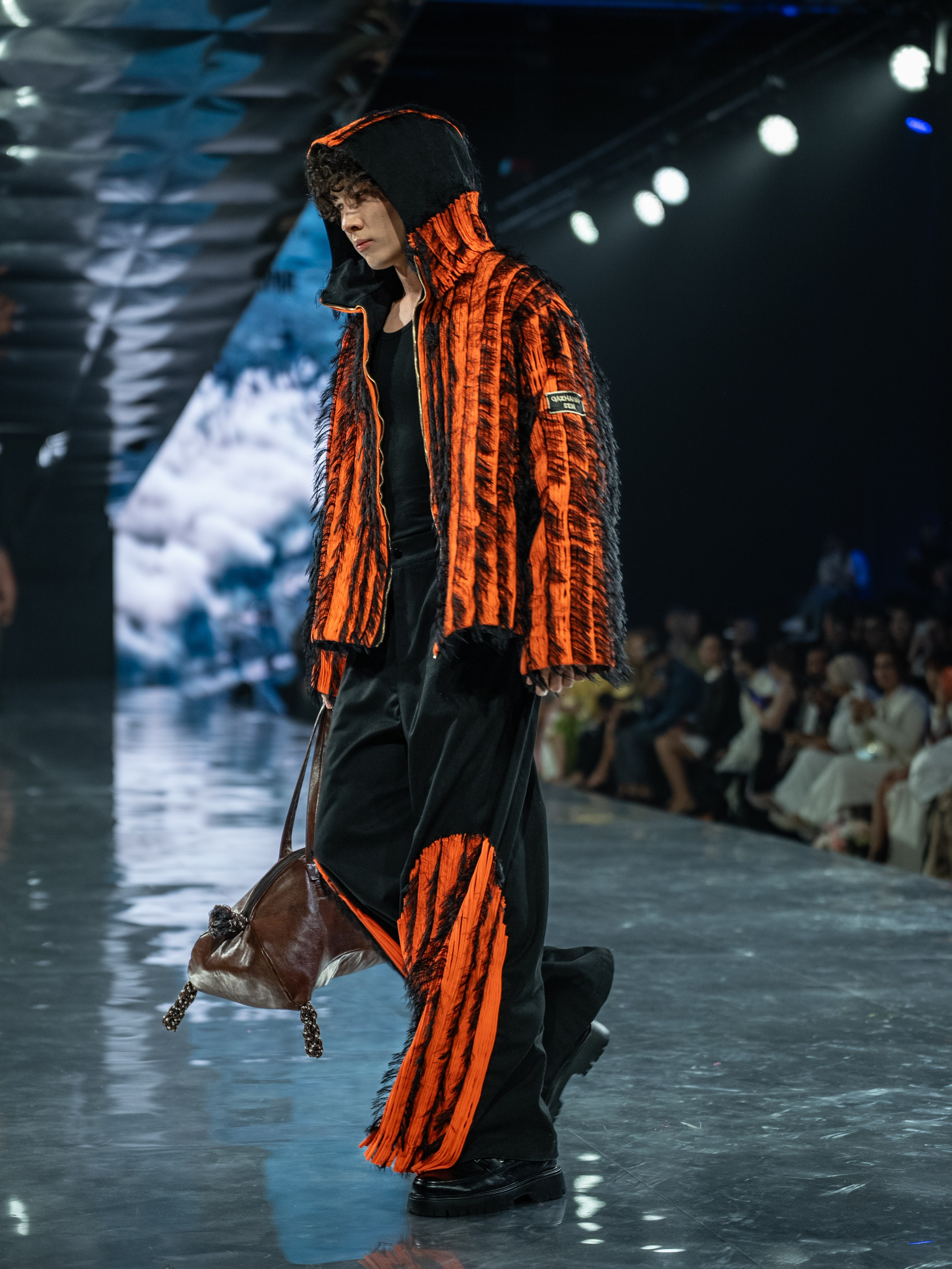 Visa Fashion Week Almaty Pre-Fall 2026 GAZHAIYIP. Сайт Алматинского НЮ АРТ, будуар и фэшн фотографа Дениса Карпенко