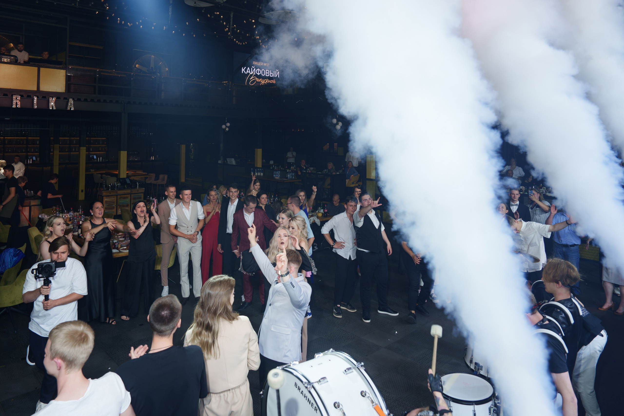 Выпускной лицея 27 (вечеринка). Свадебный и репортажный фотограф Элина Козырьянова