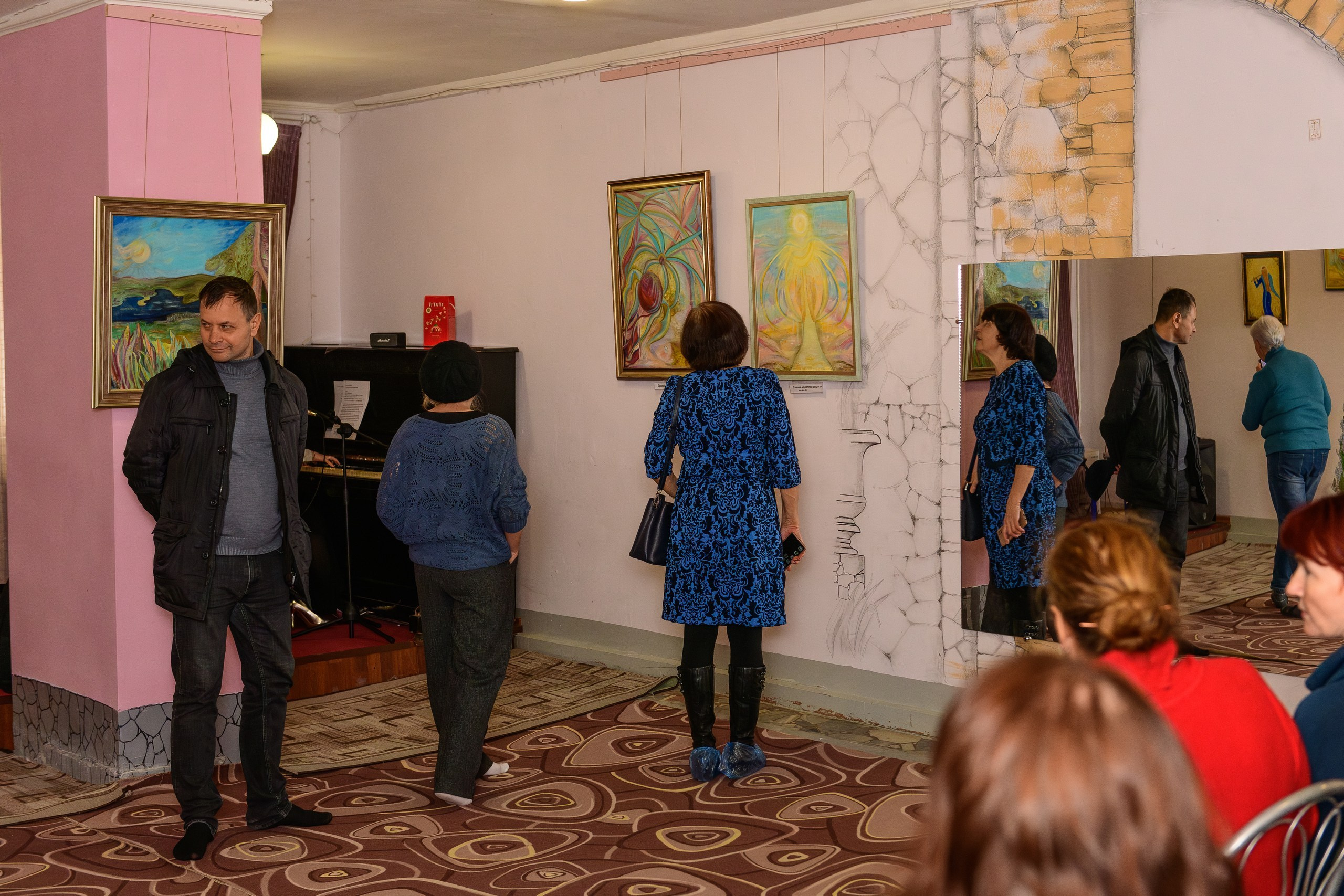 Выставка «Влюбленная в мир». Художница Татьяна Иванова-Гуляева. Фотограф Валерия Голубева (Миронова)