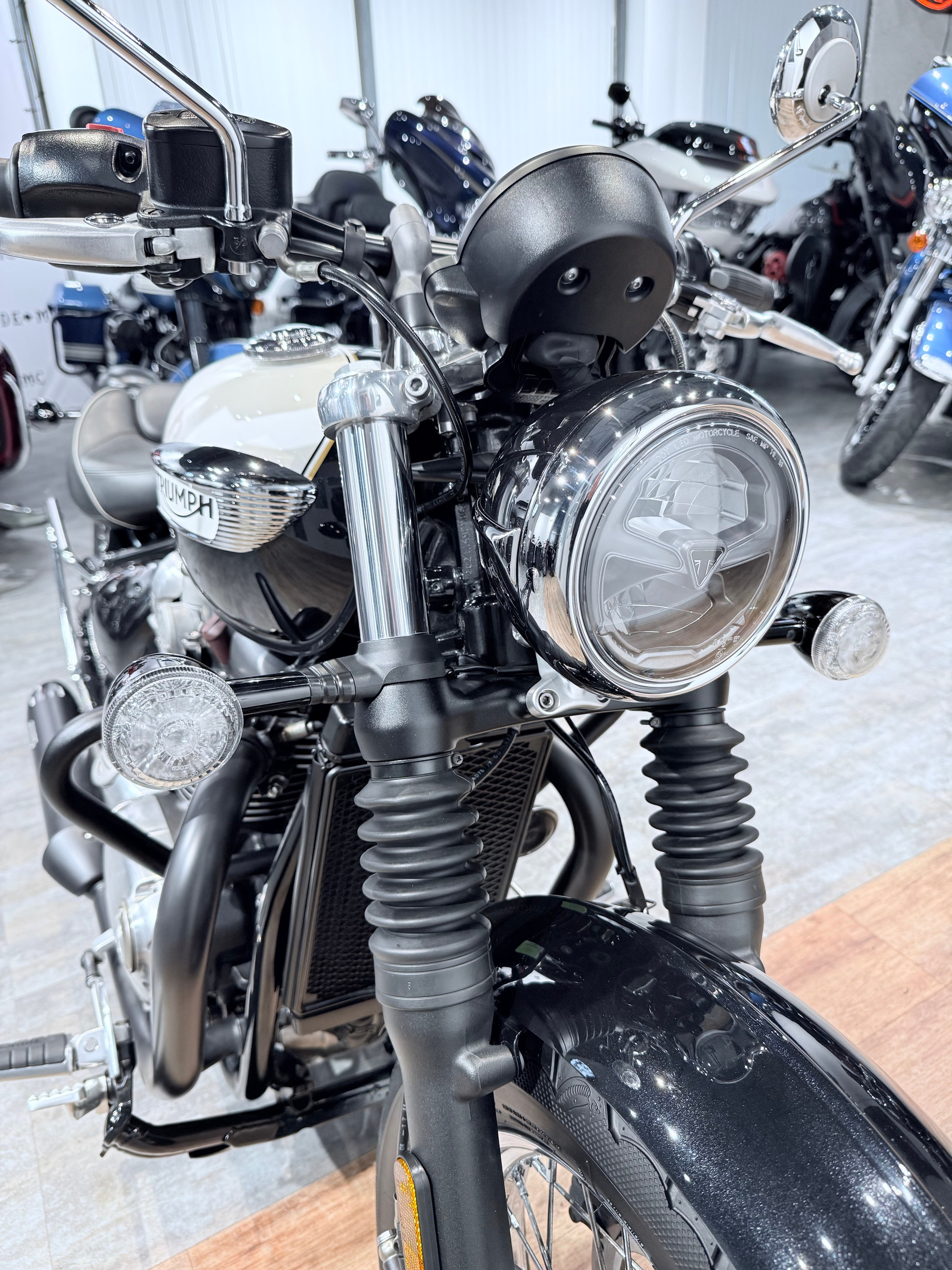 2019 Bonneville Speedmaster Bobber. Hello Davidson, Москва. Только хорошие мотоциклы…