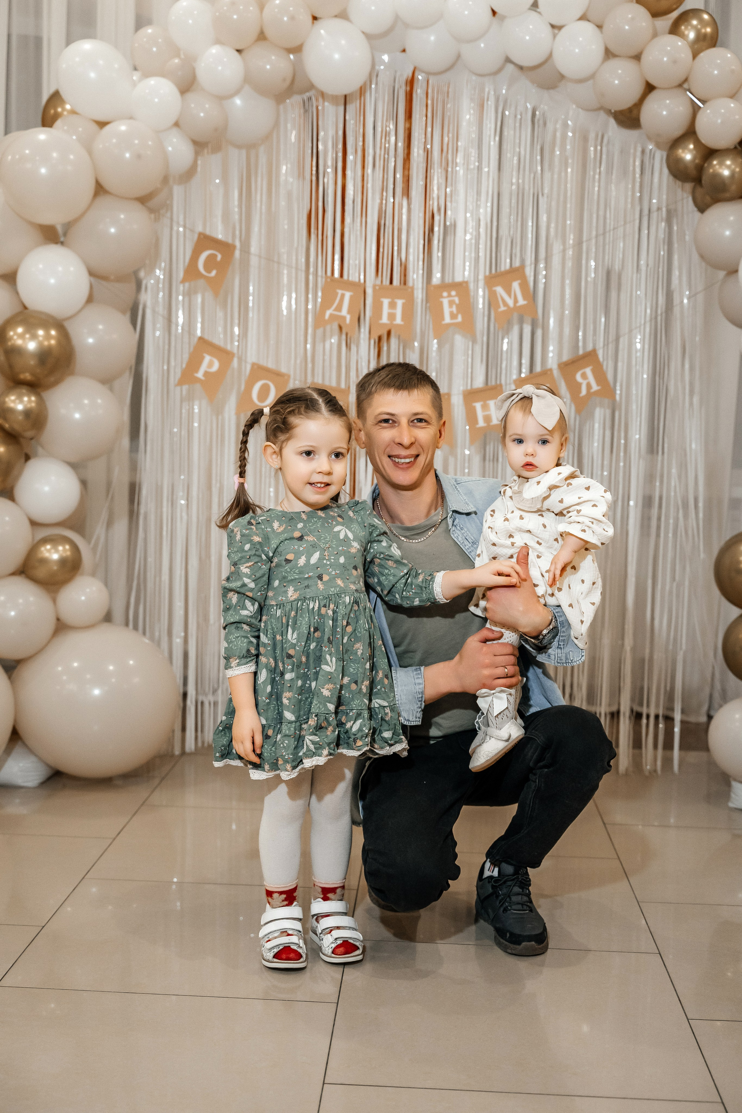 Александра и Виктория 1 годик. Семейный фотограф в Белгороде Амелина Алина