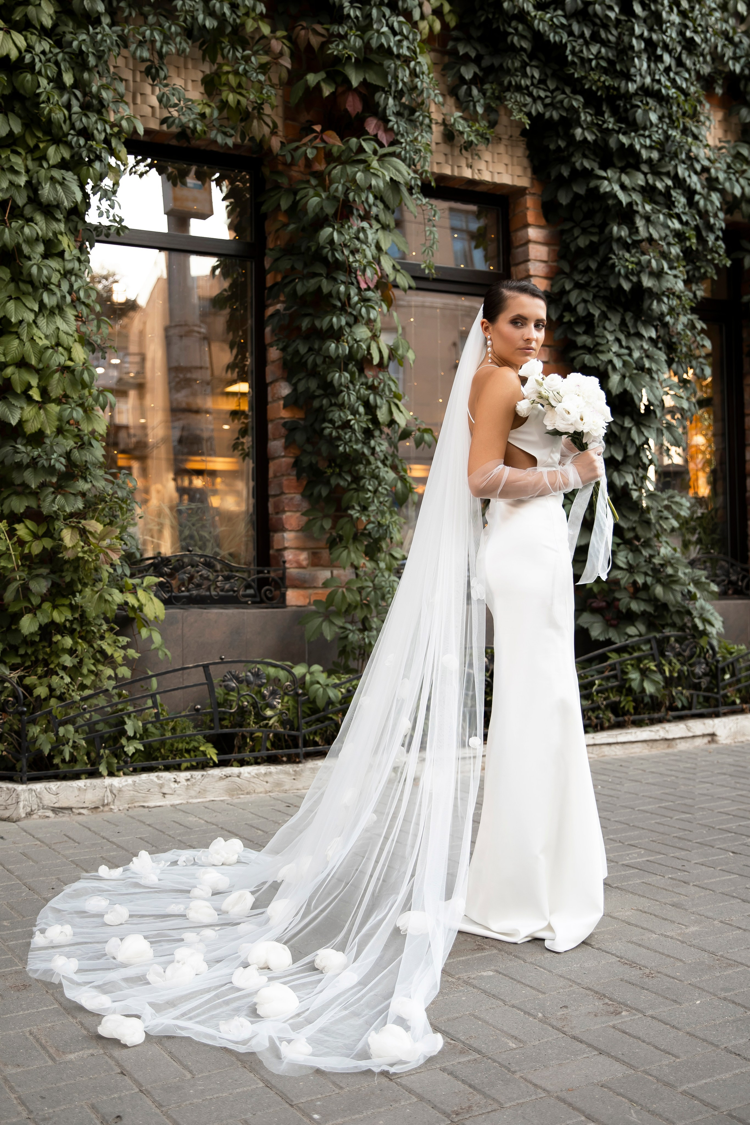 Ксюша. Я Ира и я фотографирую свадьбы более 10 лет