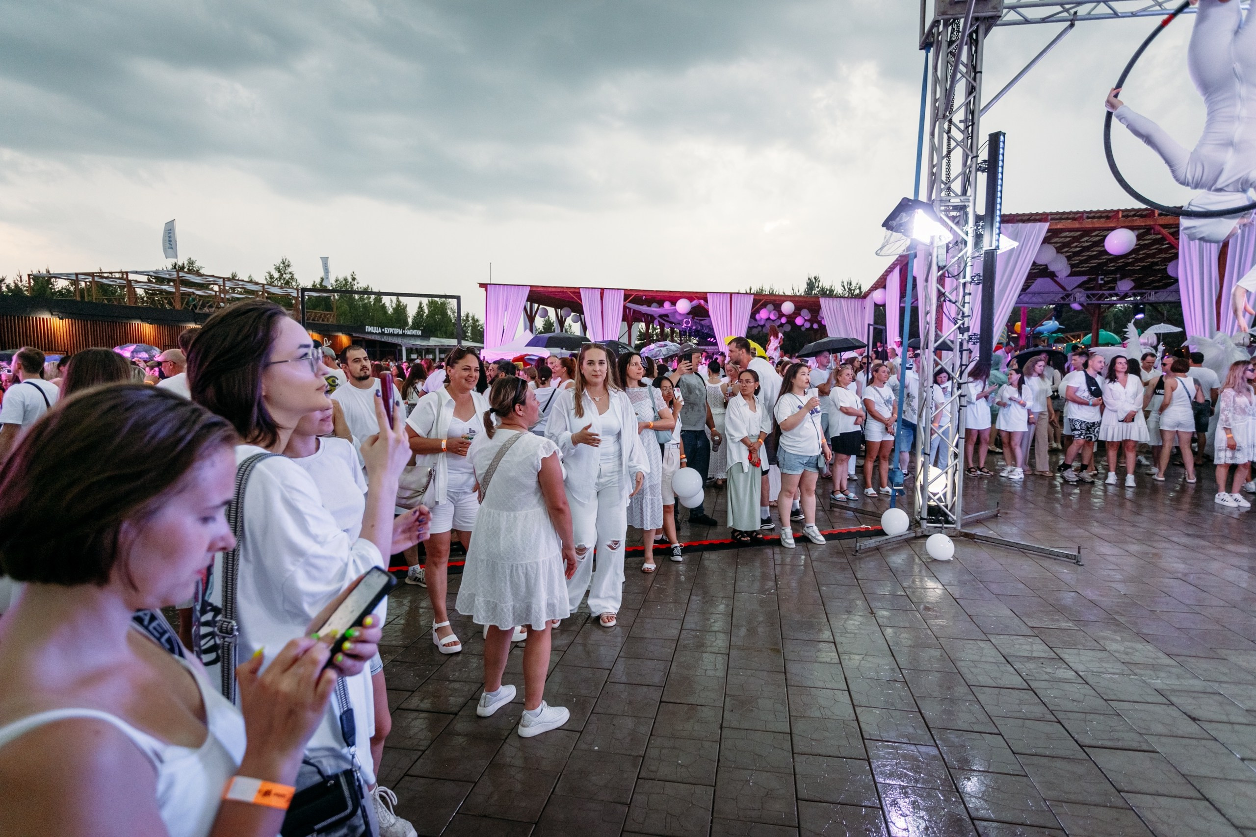 White Party @ Бархат парк. Репортажный фотограф Максим Полянский. Москва, Санкт-Петербург, Красноярск