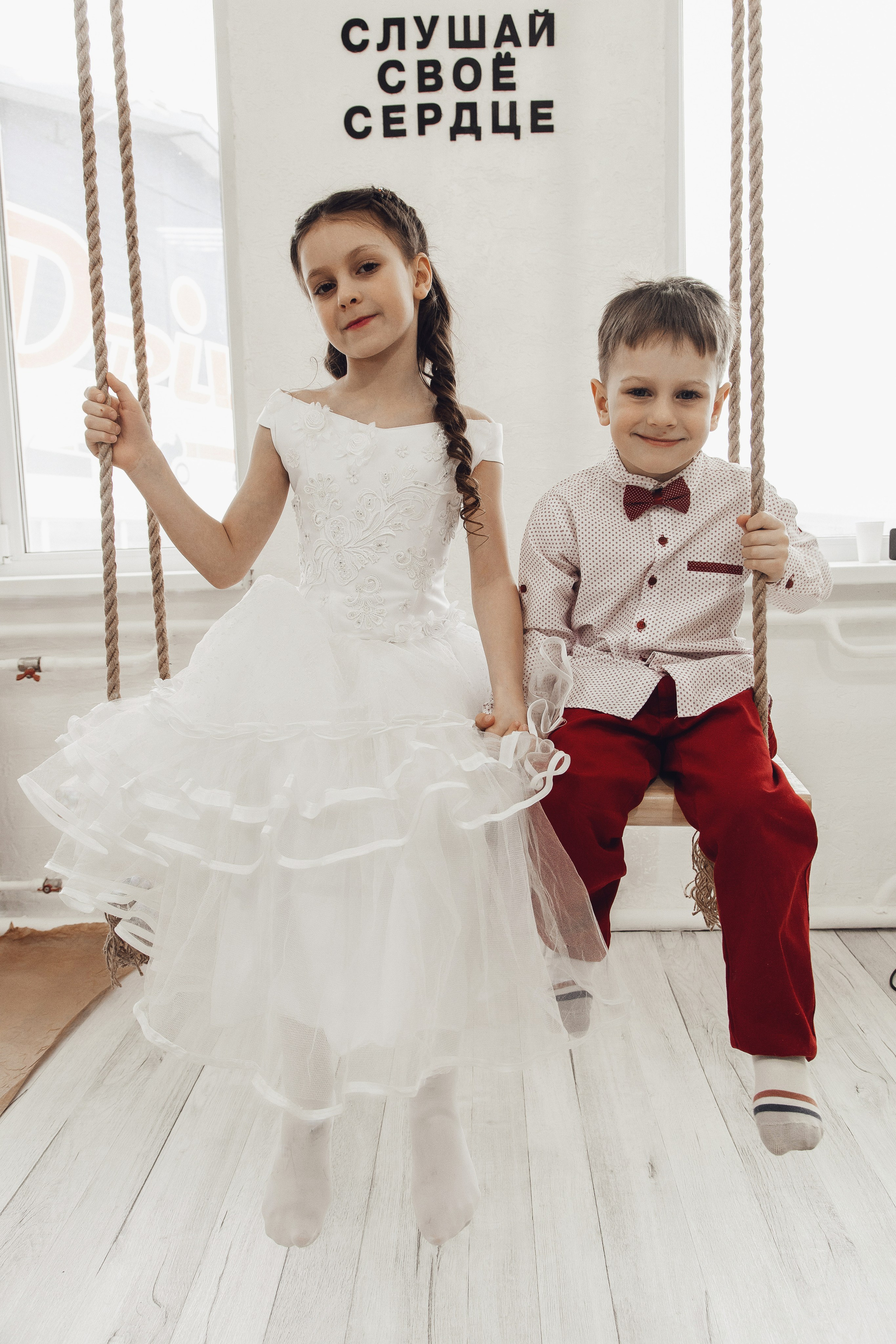 S & E. Street photographer