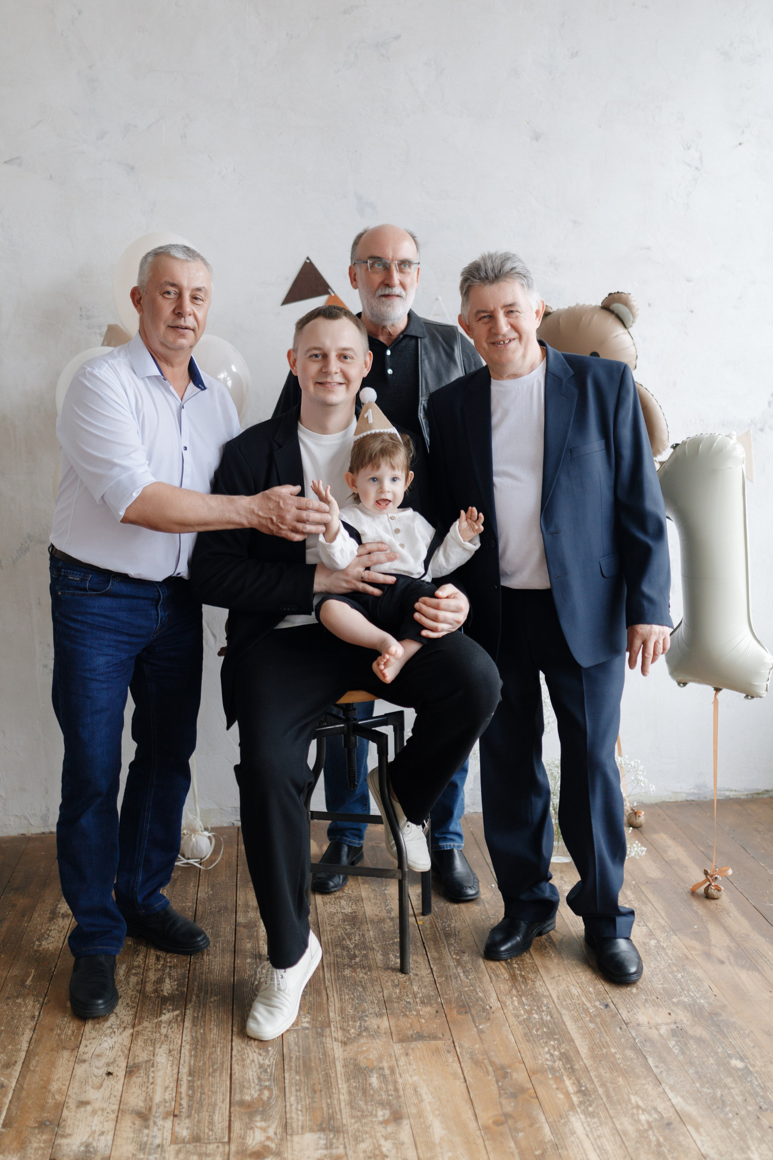 Арсению Годик. Главная