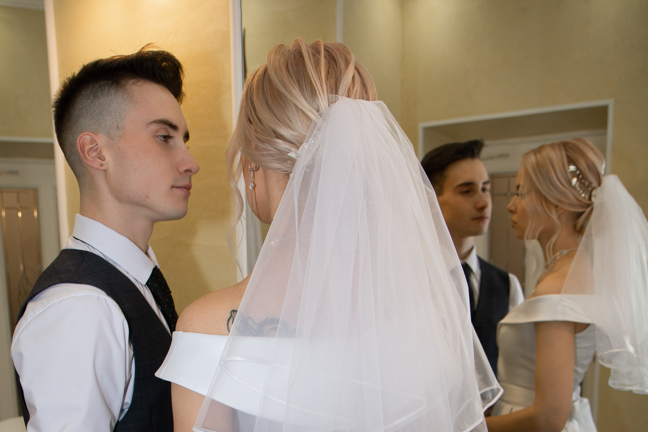 Свадебная фотосессия в Шелехове. Фотограф в Шелехове, лучшие выпускные альбомы в Шелехове