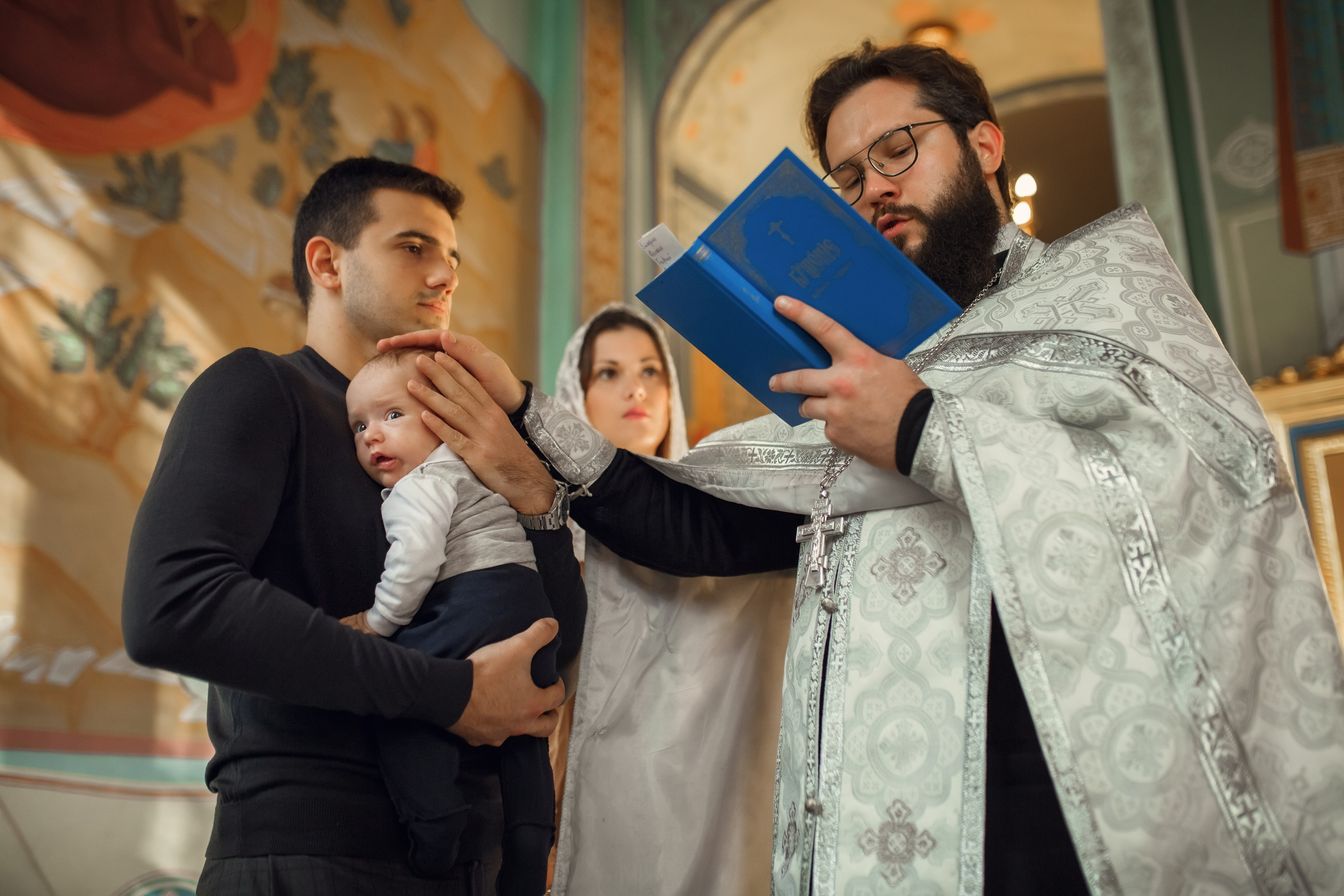 Крещение Артемия. Фотограф на Крещение, семейный фотограф в Москве