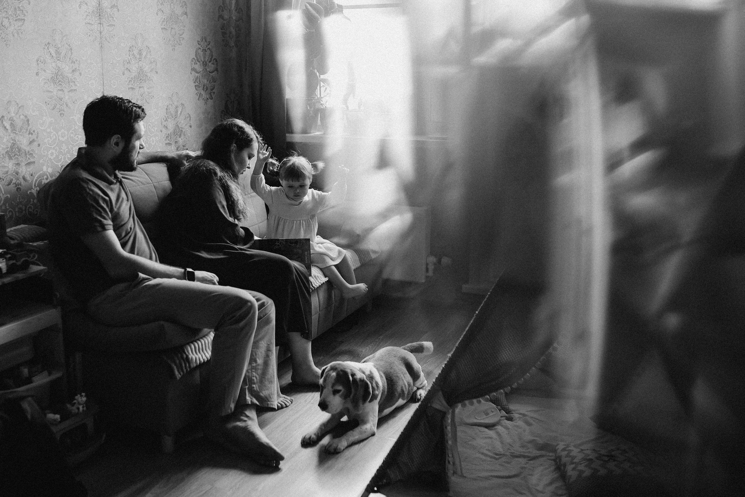 Домашняя фотосессия Лёши, Саши и малышки Иларии. Семейный фотограф в Москве и Люберцах Юлия Гуськова