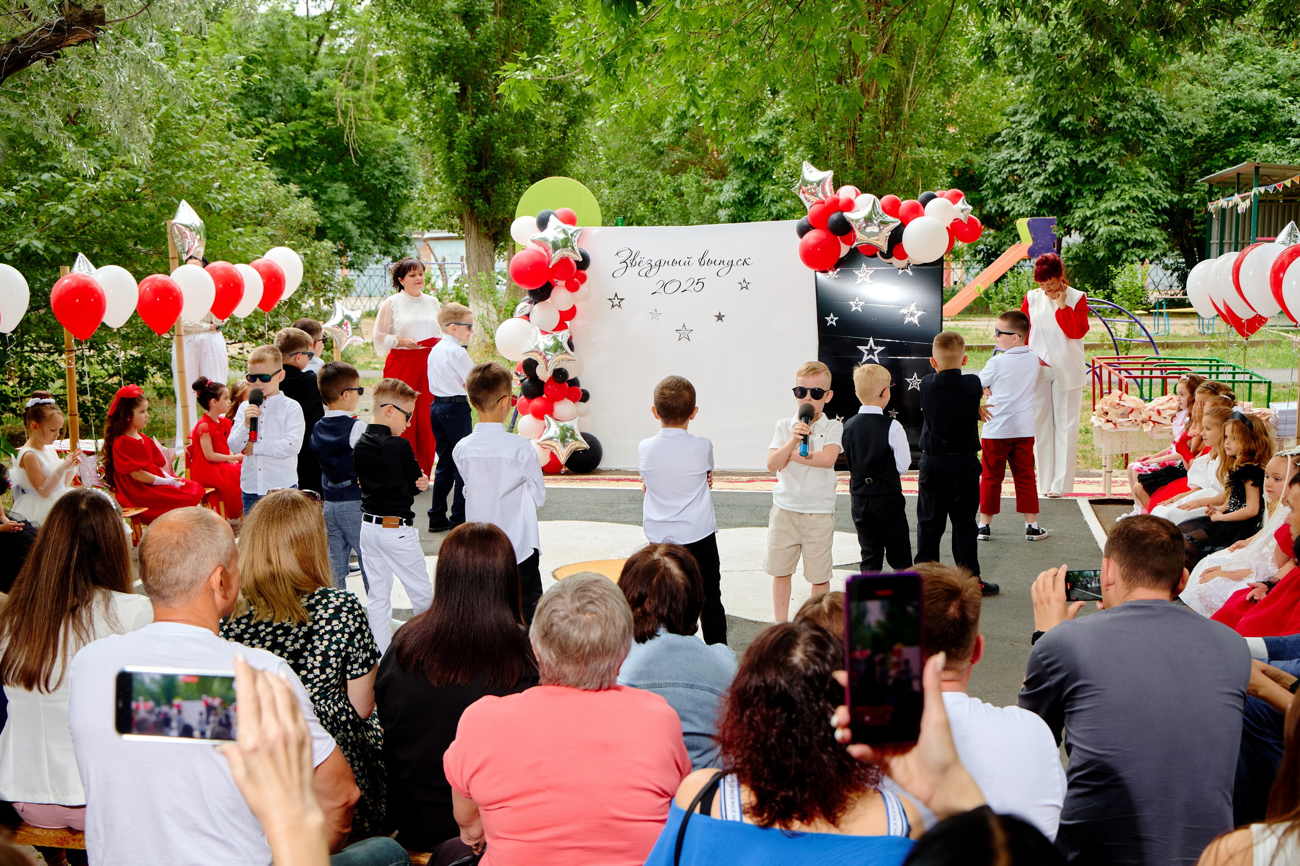 Выпускной 45 сад. Фотограф Выпускные альбомы Таганрог Сергей Коробченко