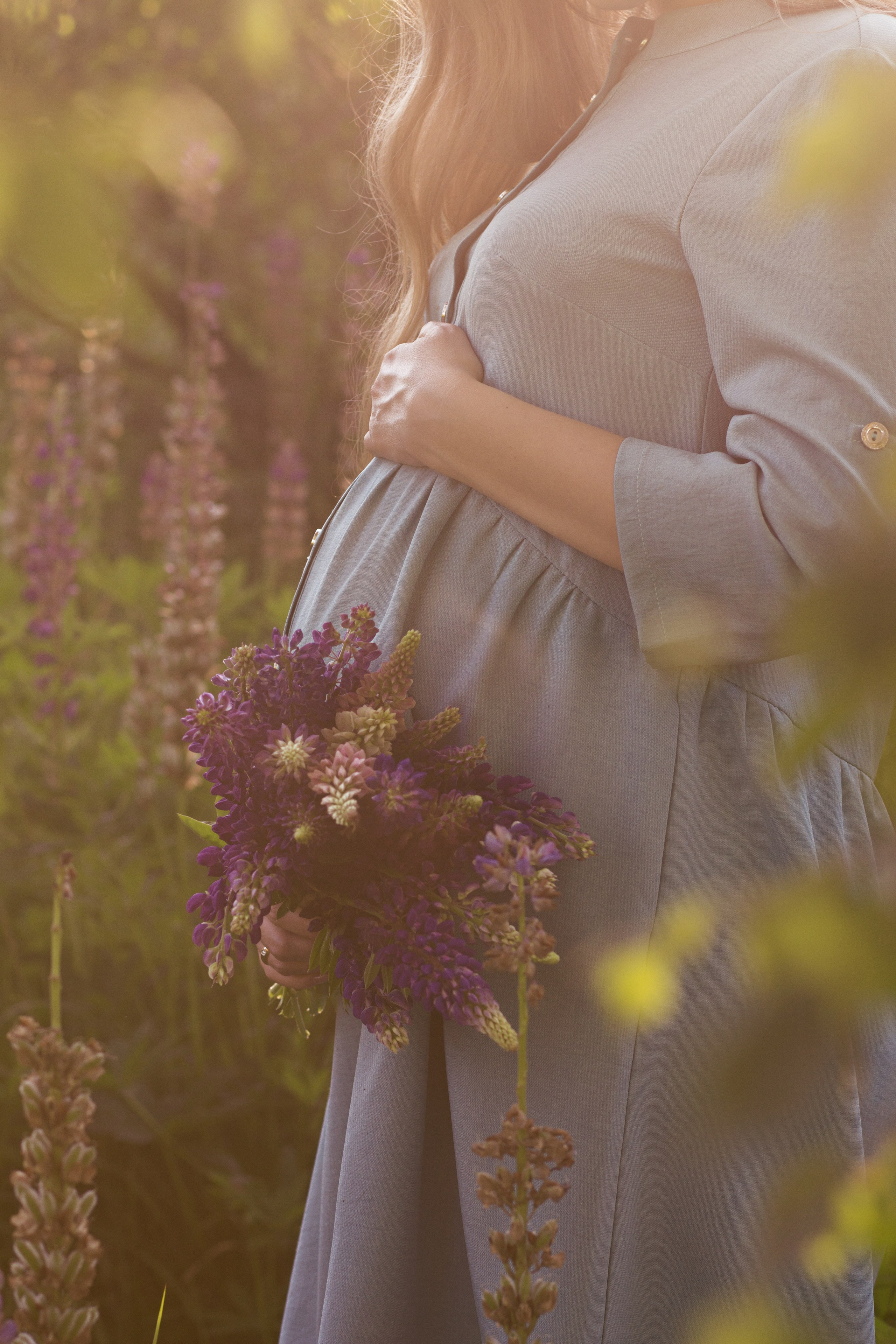 Фотосессия беременности на природе. Профессиональный фотограф в Москве