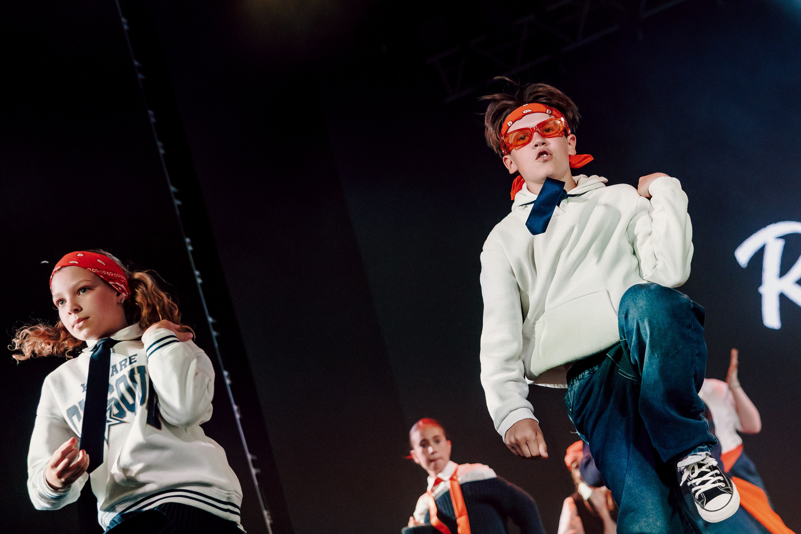 Отчётный концерт танцевальной школы «Red Rabbits» 2025. Лёшка Варзегов — фотограф