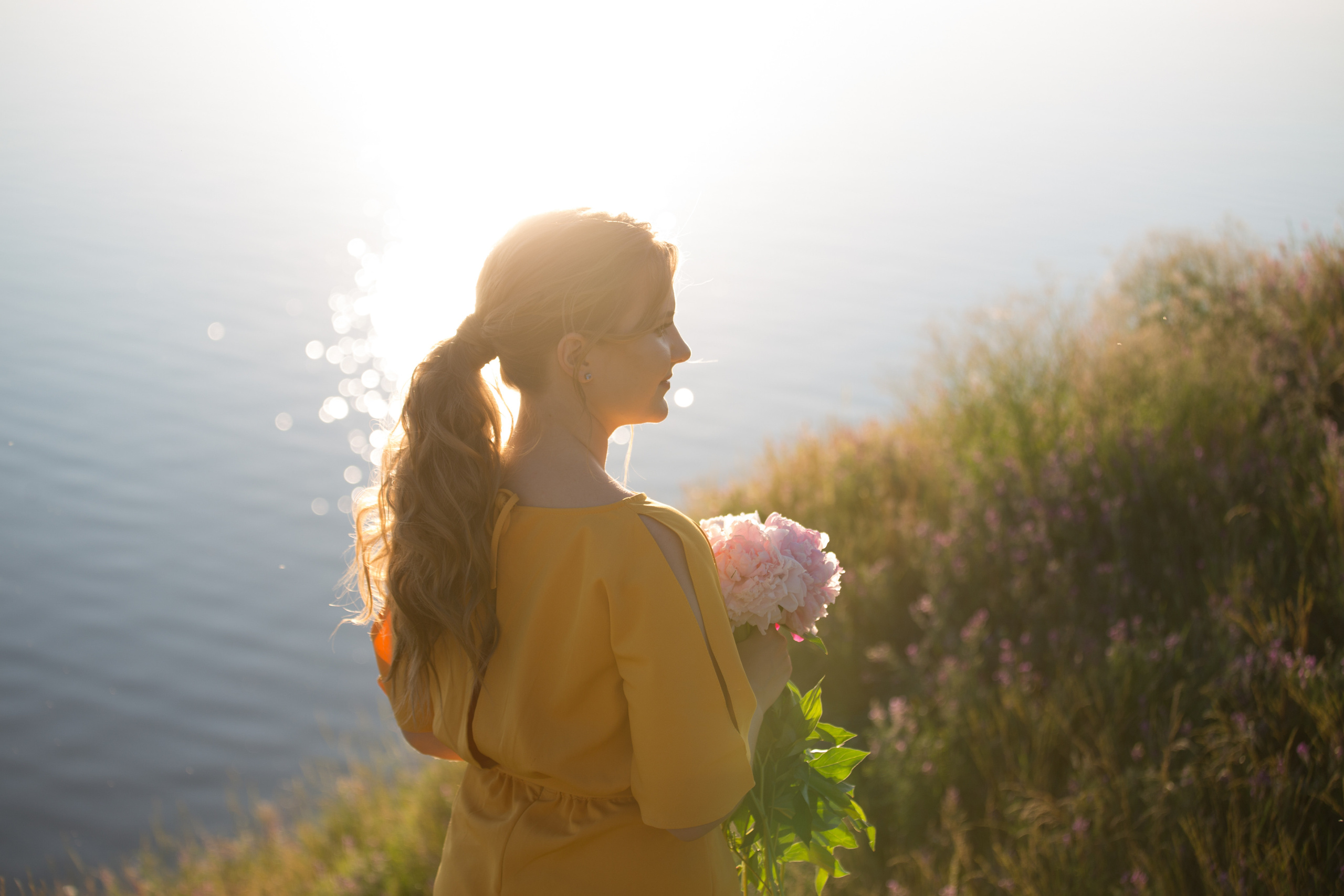 Фотосъемка лав стори в Тольятти (Ягодное). Свадебный фотограф, видеограф в Самаре, Самарской области. Видеосъемка
