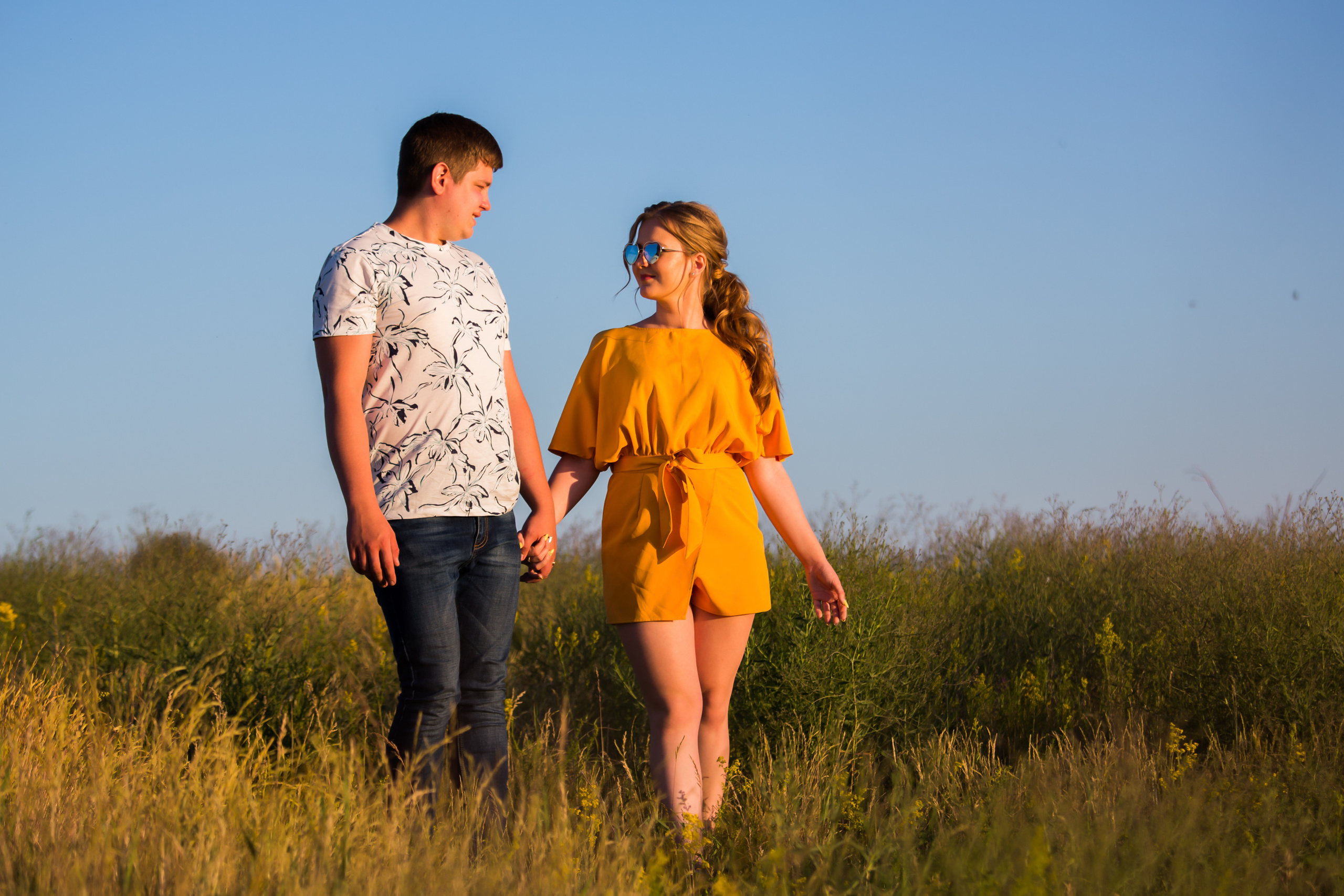 Фотосъемка лав стори в Тольятти (Ягодное). Свадебный фотограф, видеограф в Самаре, Самарской области. Видеосъемка