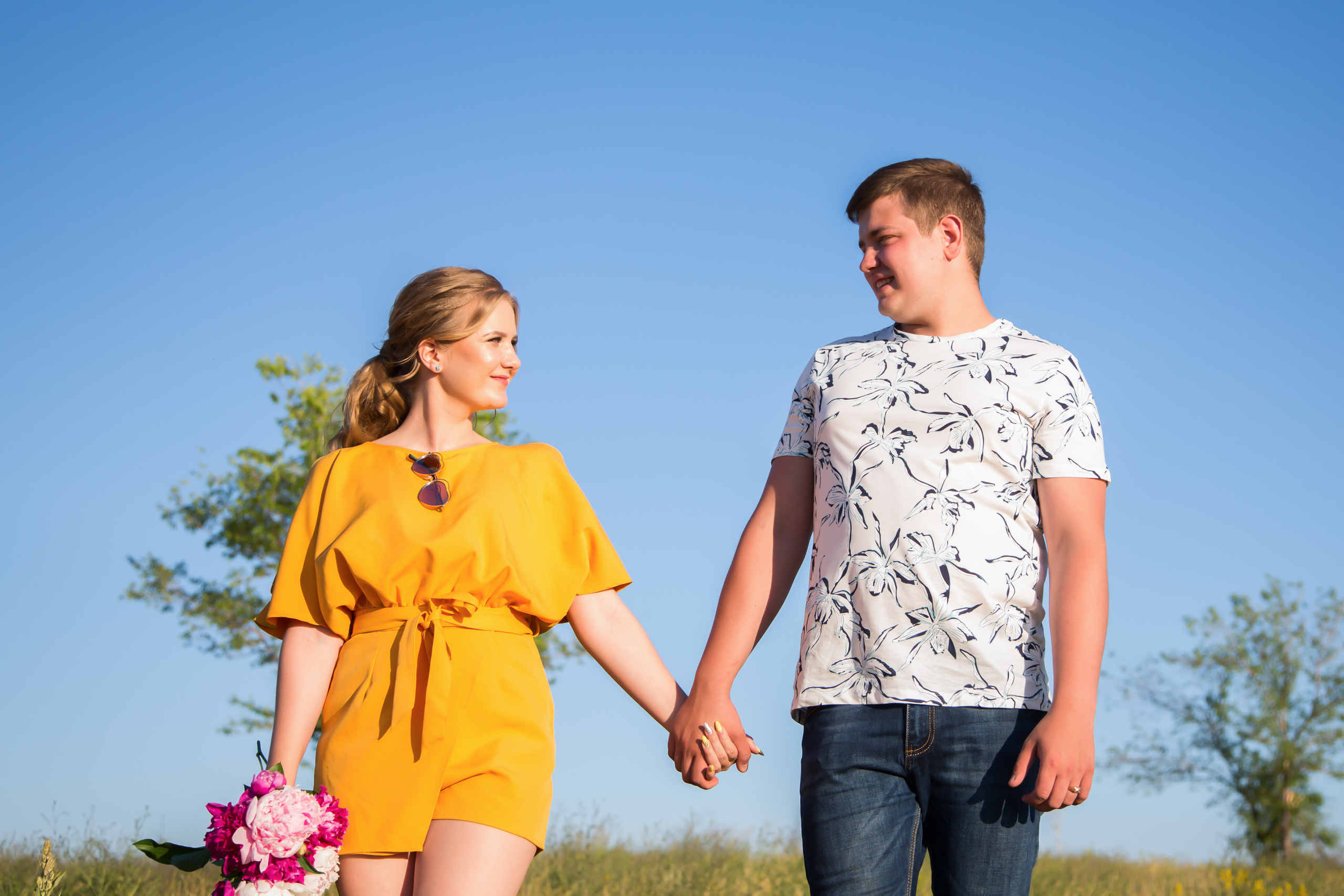 Фотосъемка лав стори в Тольятти (Ягодное). Свадебный фотограф, видеограф в Самаре, Самарской области. Видеосъемка