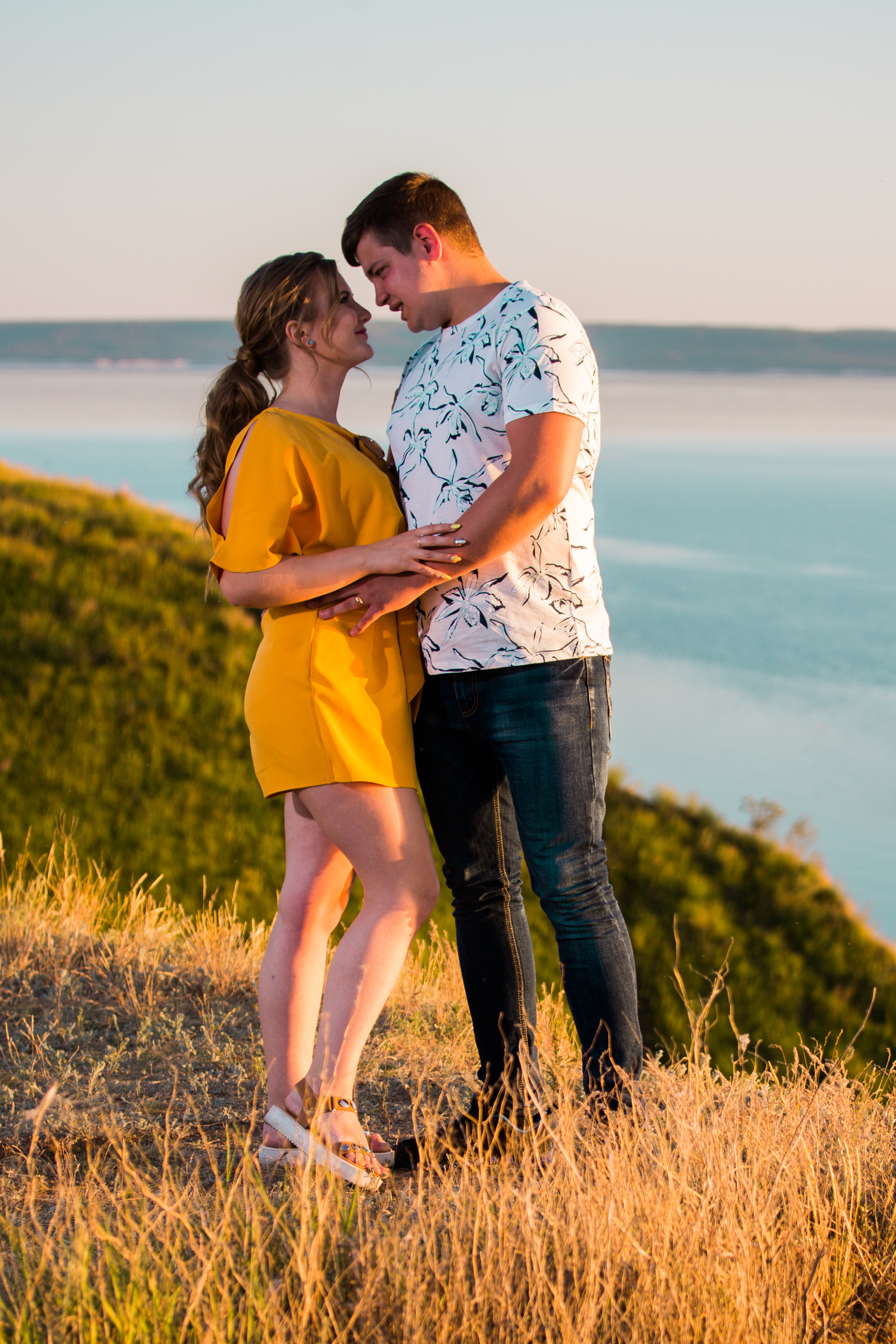 Фотосъемка лав стори в Тольятти (Ягодное). Свадебный фотограф, видеограф в Самаре, Самарской области. Видеосъемка