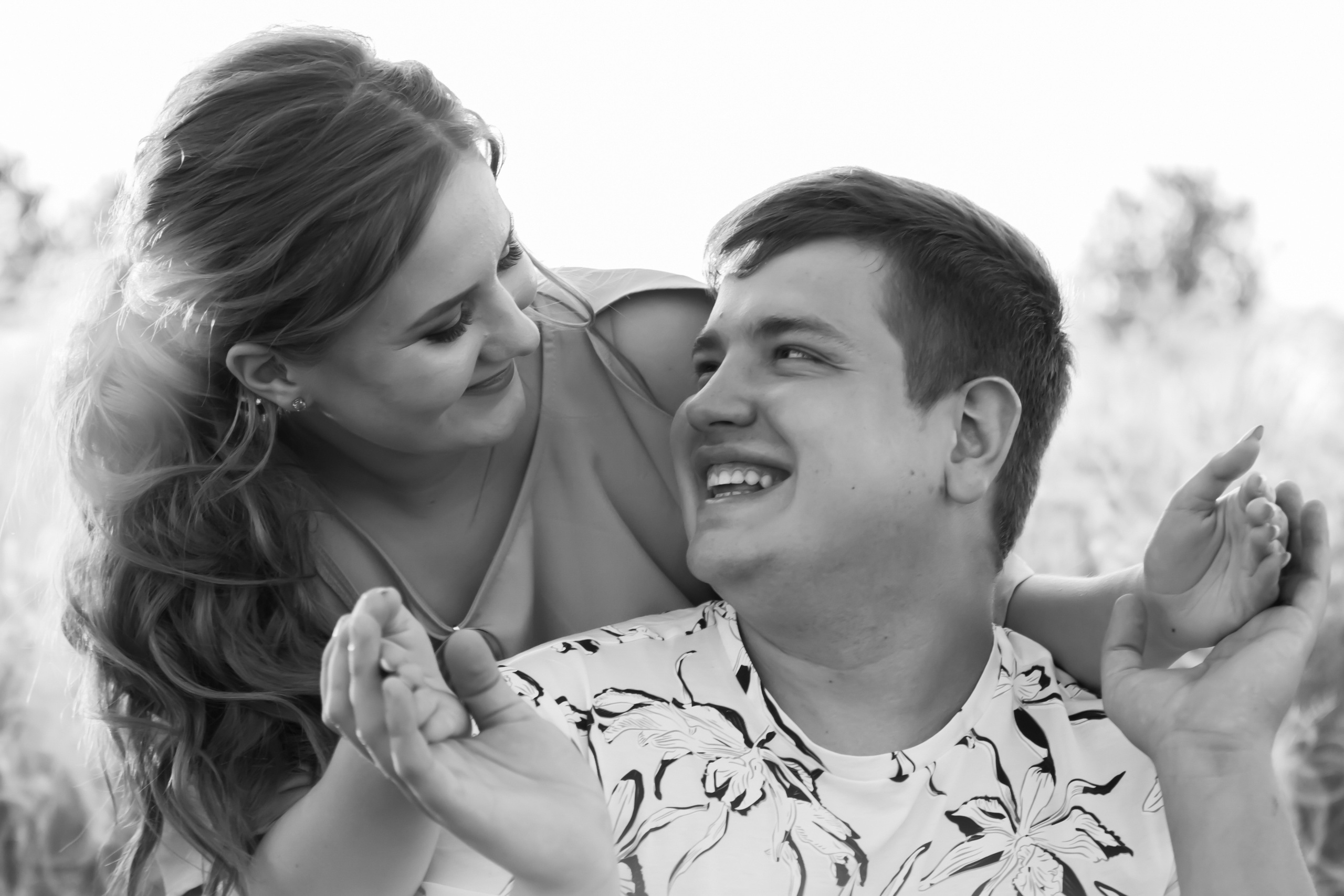 Фотосъемка лав стори в Тольятти (Ягодное). Свадебный фотограф, видеограф в Самаре, Самарской области. Видеосъемка