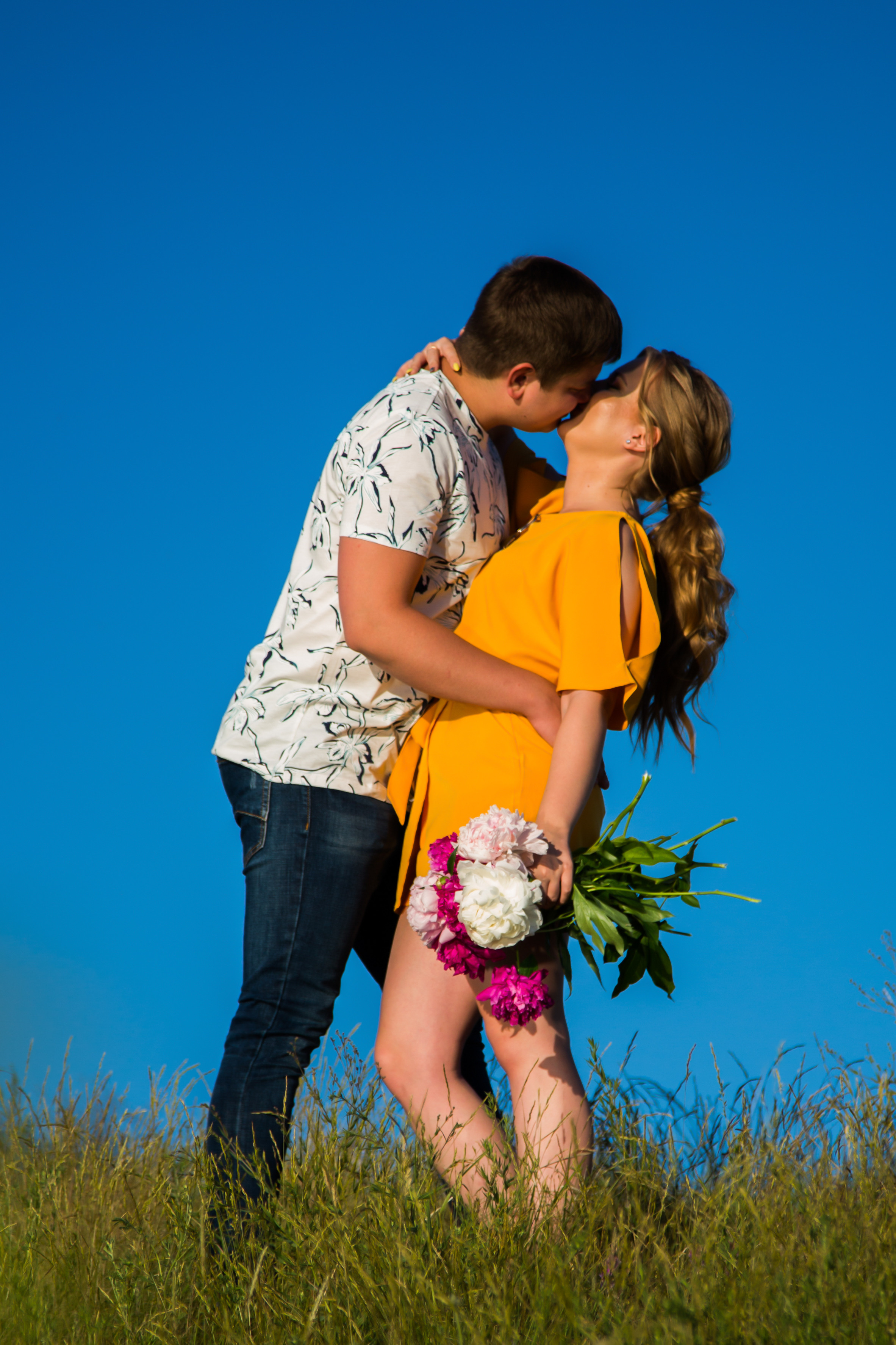 Фотосъемка лав стори в Тольятти (Ягодное). Свадебный фотограф, видеограф в Самаре, Самарской области. Видеосъемка