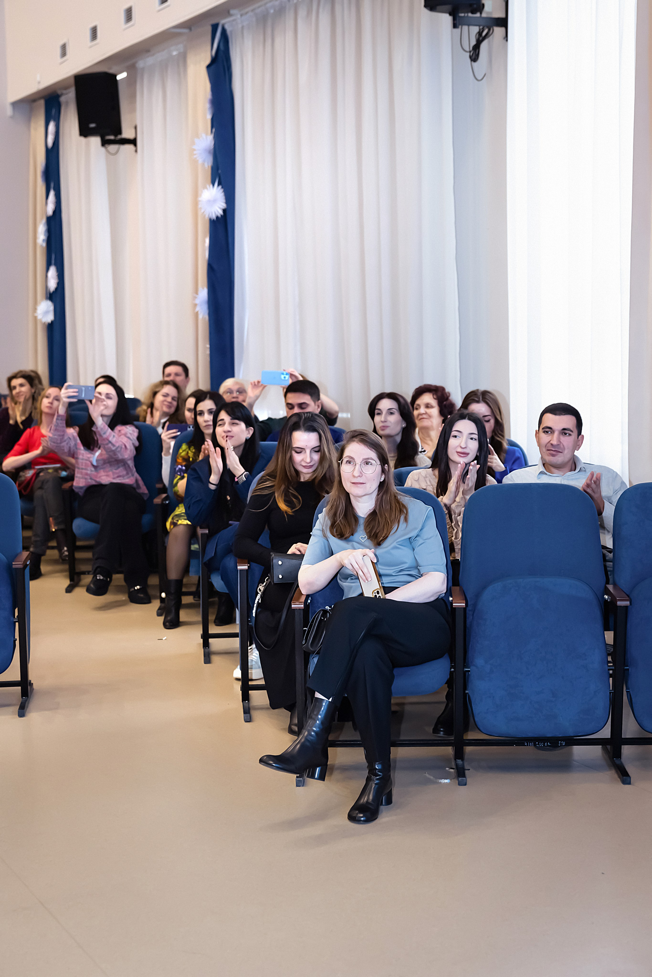 Новогодний праздник 1 В класс! Гимназия № 23. Фотограф и Видеограф в Краснодаре Юлия Солодченко