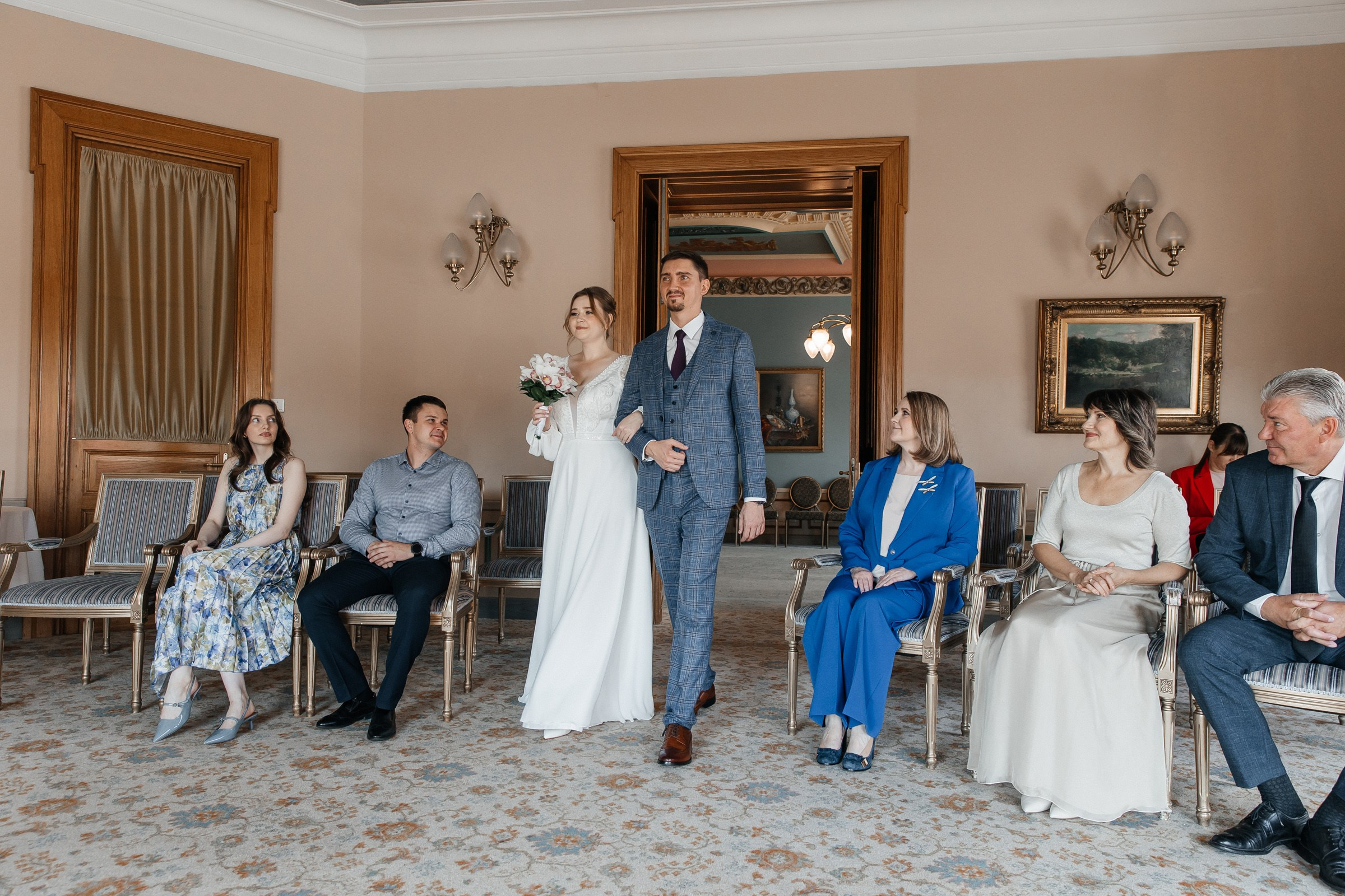 Роспись в Национале. Свадебная фотосессия в отеле Националь. Свадебный фотограф в Москве Элина Ларченкова. Фото, которые цепляют