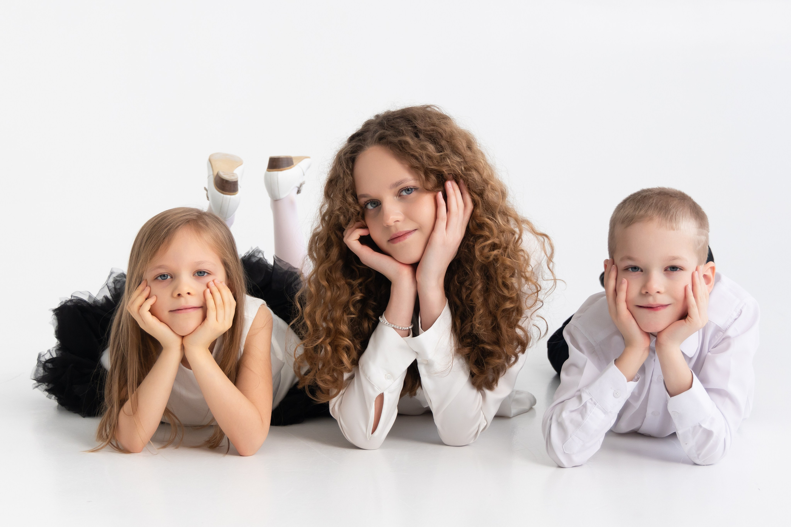 Давыдовых много не бывает! Семейная фотосессия в студии. Фотограф в Екатеринбурге Пойгина Елена