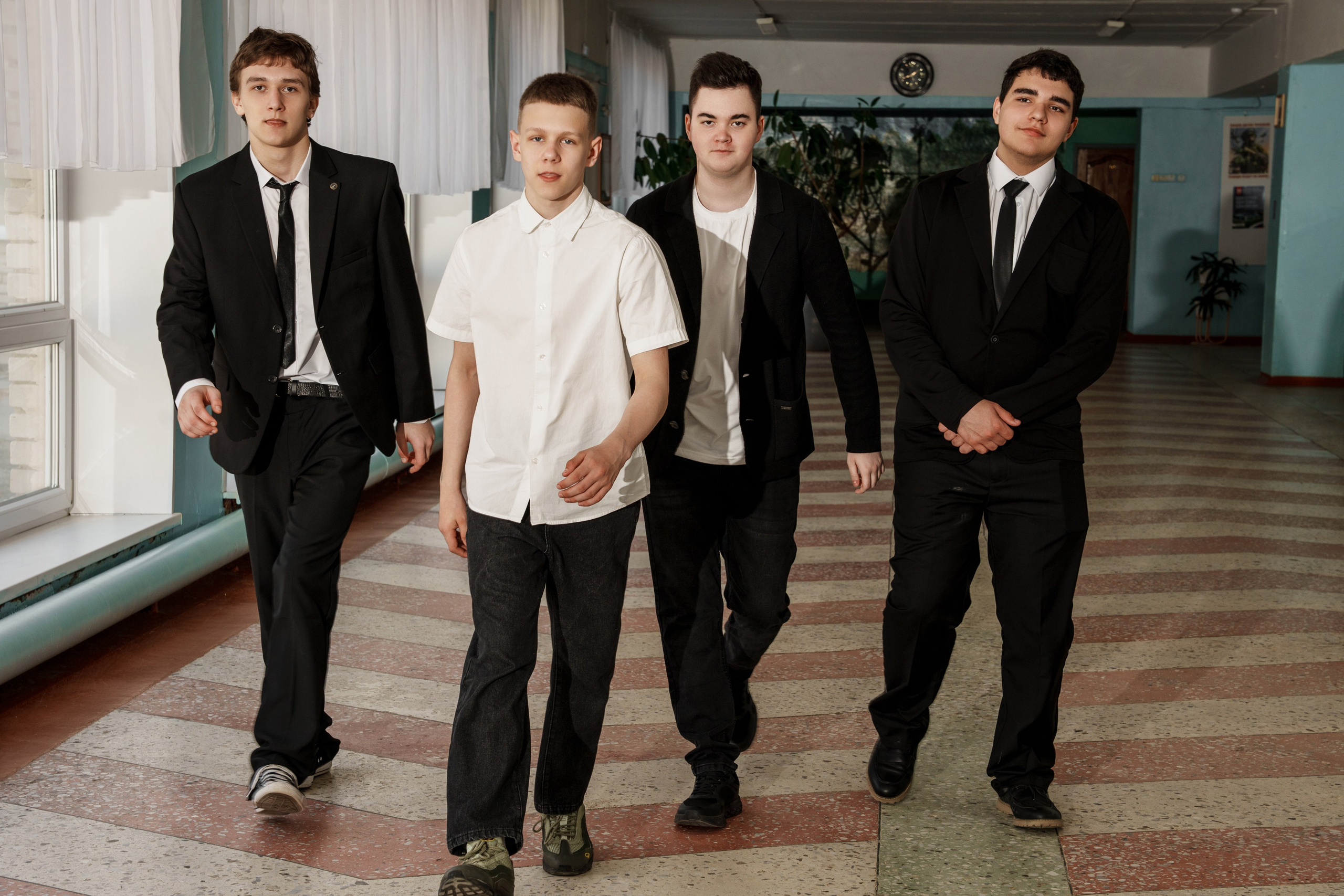 11 класс сьемка для альбома в школе. Ольга Плаксина фотограф в Саратове