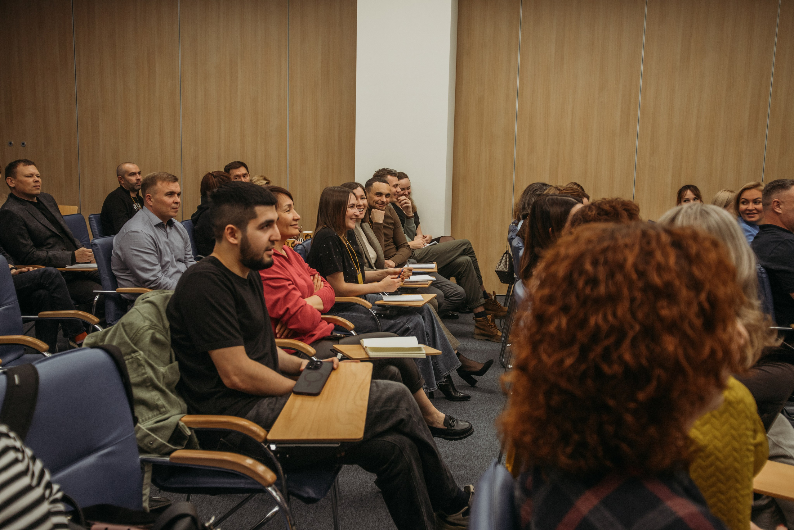 Тренинг по НЛП технологиям Михаила Пелехатого. Венера Гайн. Репортажный фотограф  Тюмень. Обучение фотографии с 0