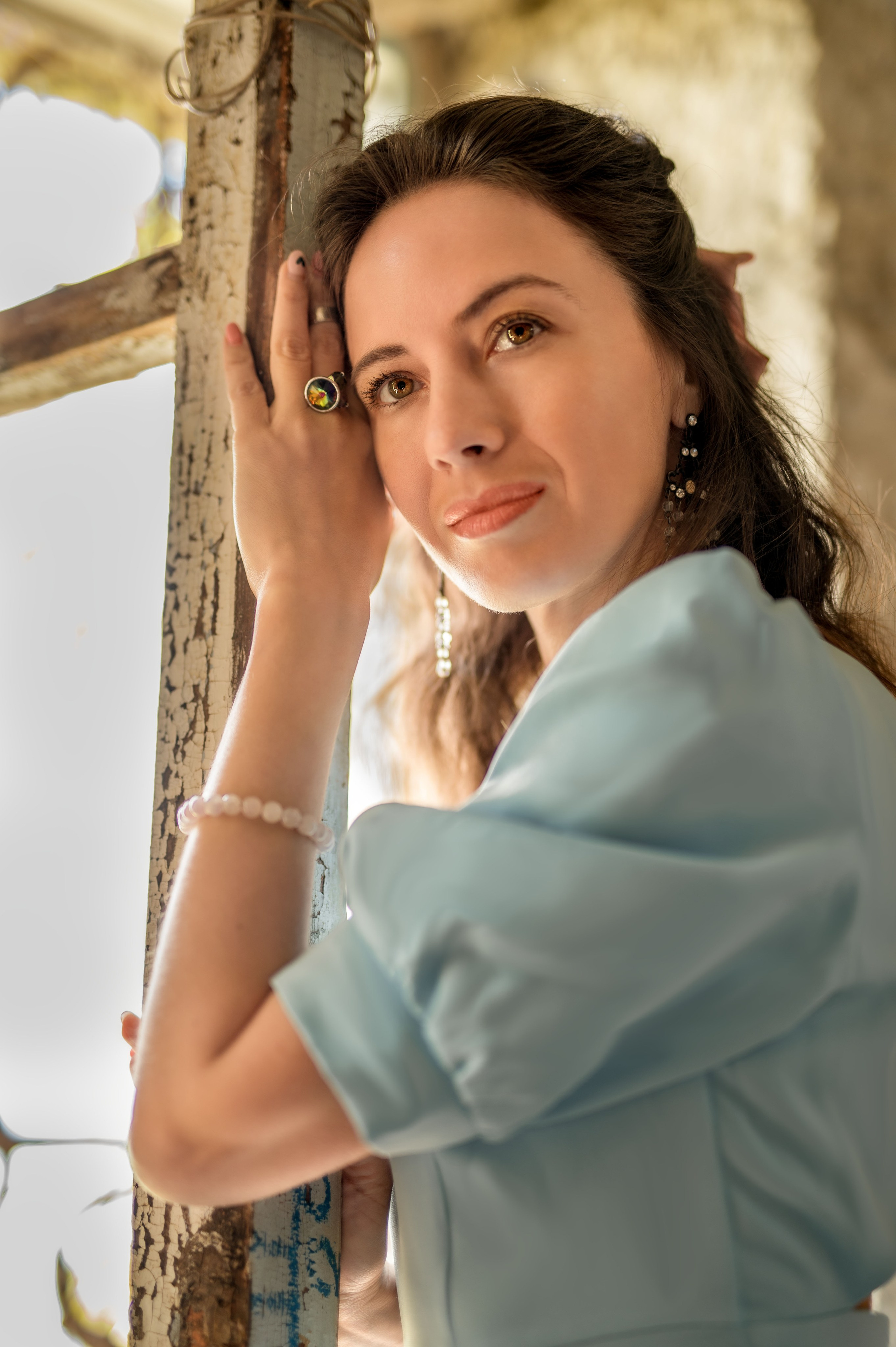 Романтичный образ девушки на фотосессии в Гагре.