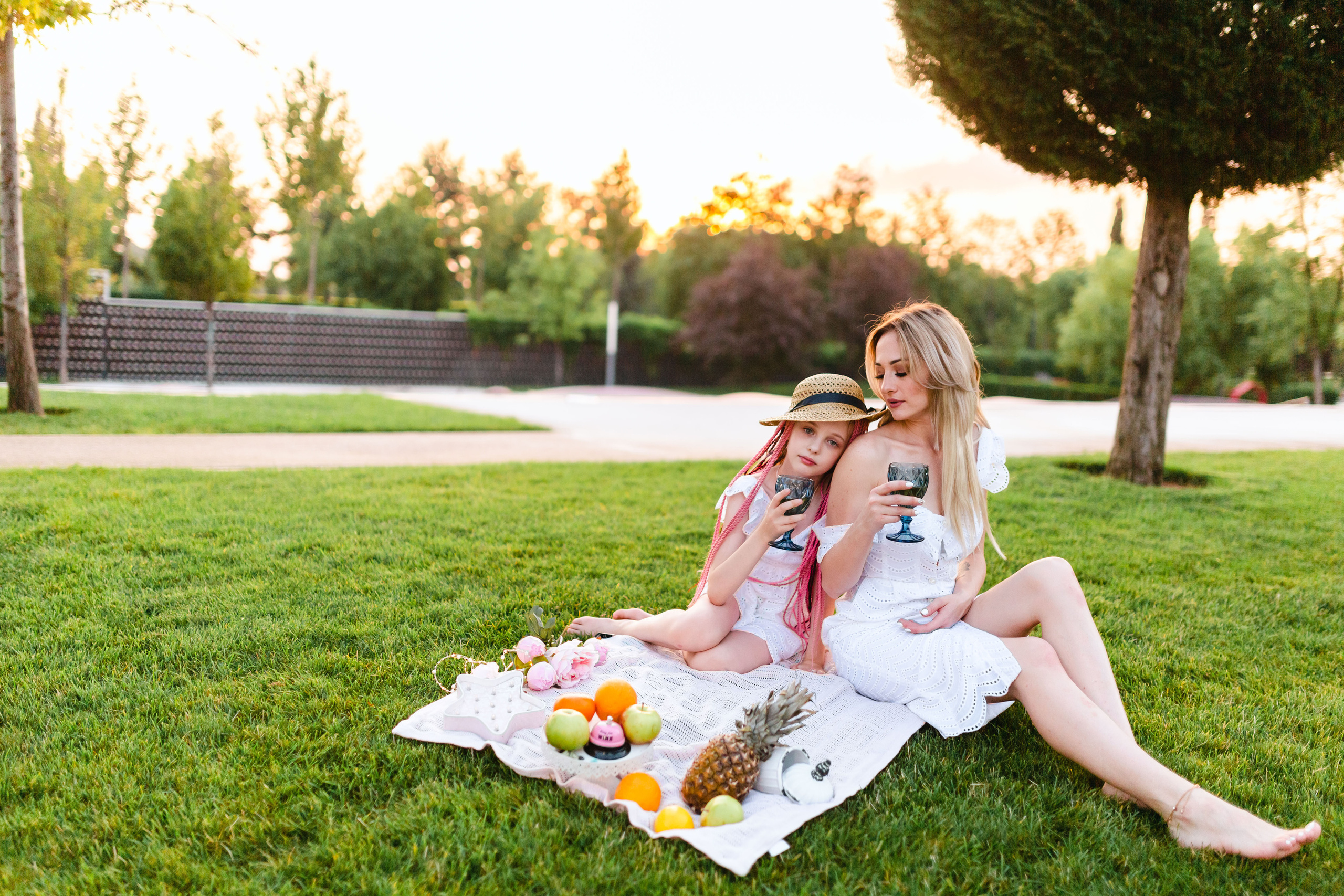 Фотосессия для контента. Фотограф в Краснодаре. Выпускные школьные альбомы, Свадьбы, Портреты