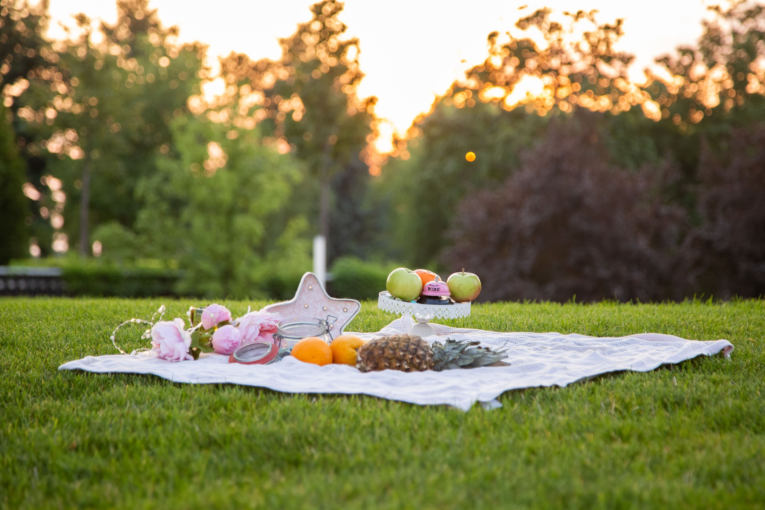 Фотосессия для контента. Фотограф в Краснодаре. Выпускные школьные альбомы, Свадьбы, Портреты