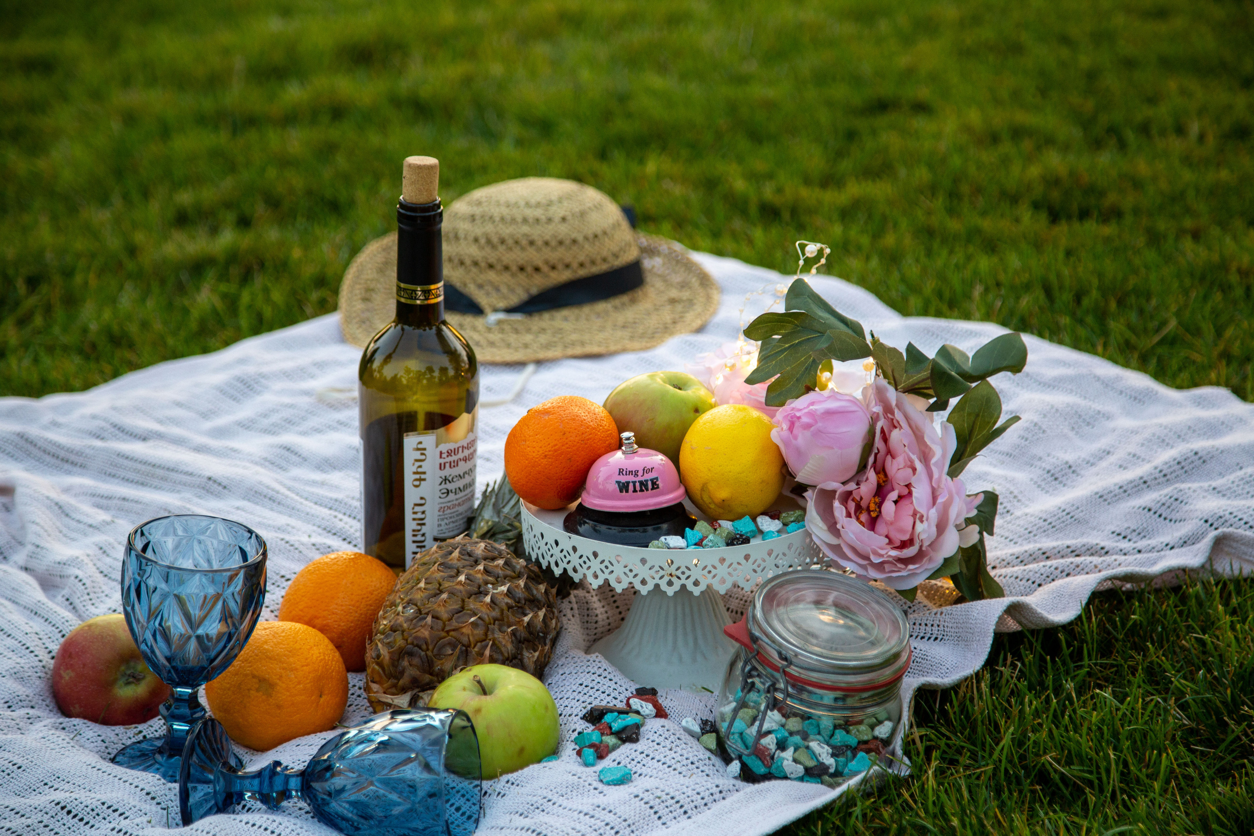 Фотосессия для контента. Фотограф в Краснодаре. Выпускные школьные альбомы, Свадьбы, Портреты