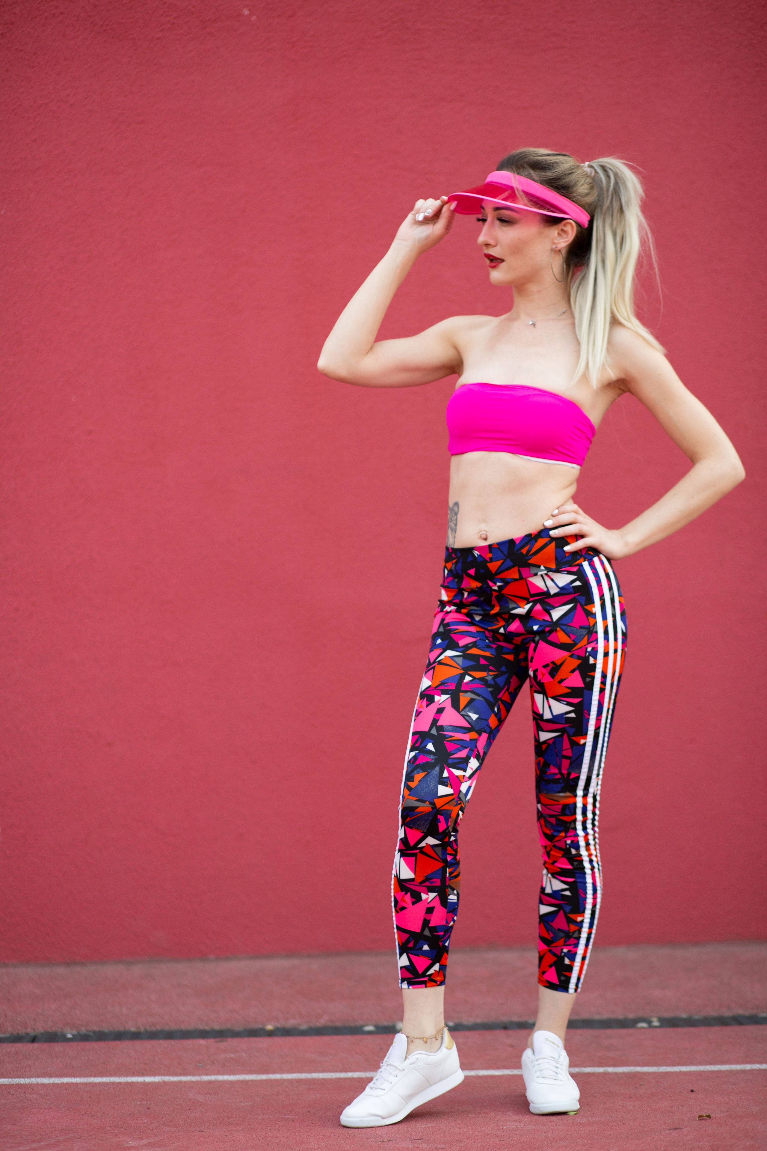 Фотосессия для контента. Фотограф в Краснодаре. Выпускные школьные альбомы, Свадьбы, Портреты