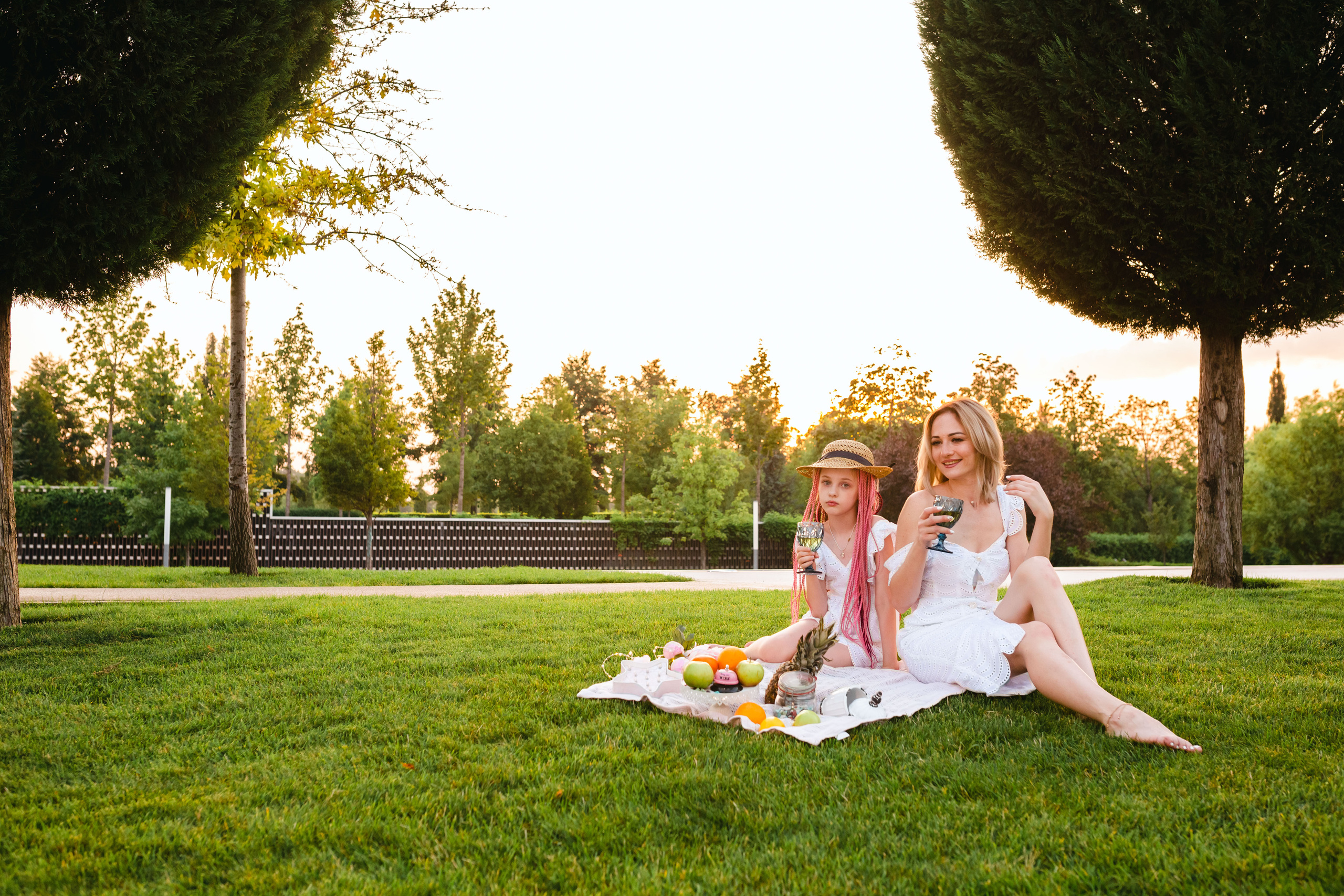 Фотосессия для контента. Фотограф в Краснодаре. Выпускные школьные альбомы, Свадьбы, Портреты