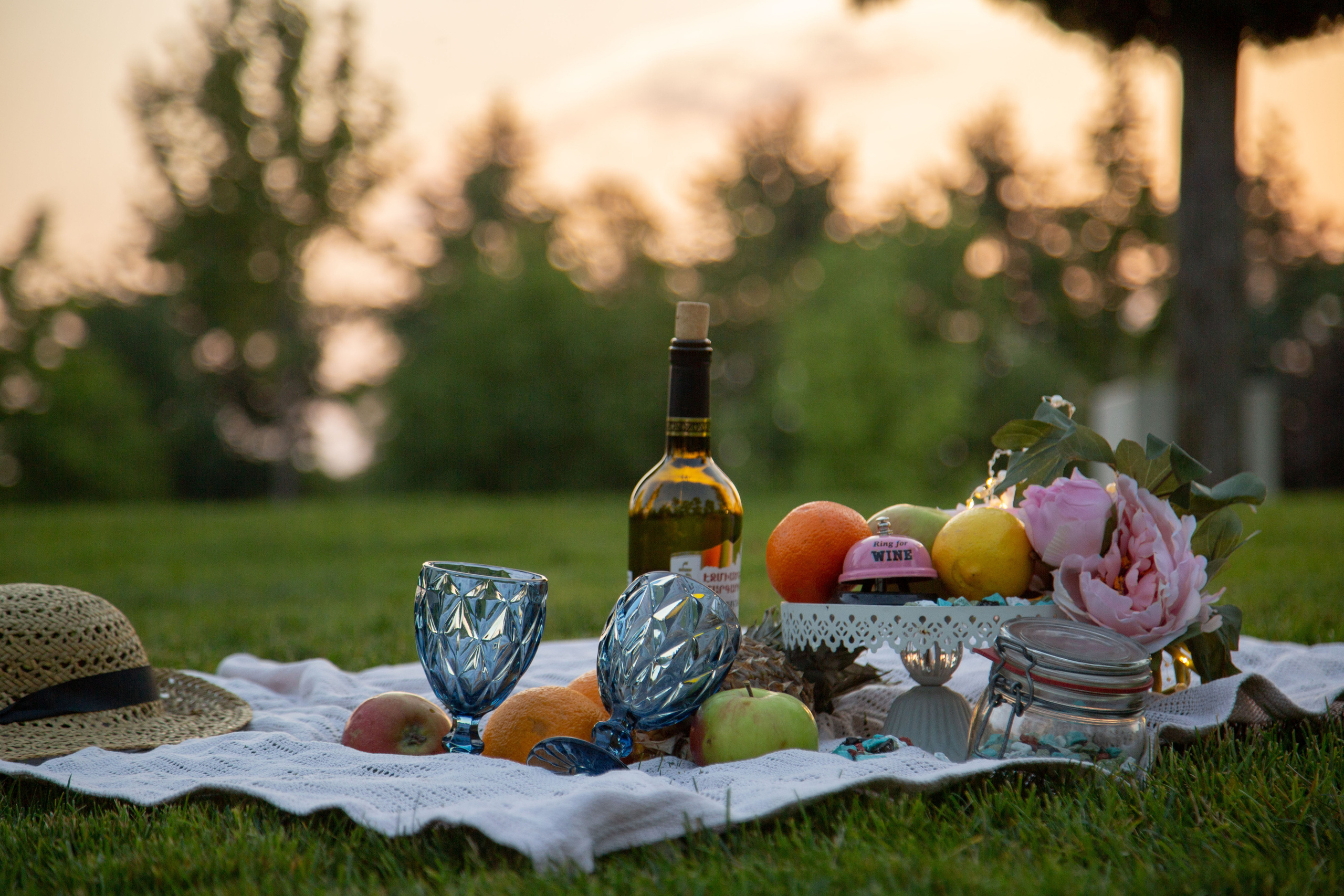 Фотосессия для контента. Фотограф в Краснодаре. Выпускные школьные альбомы, Свадьбы, Портреты