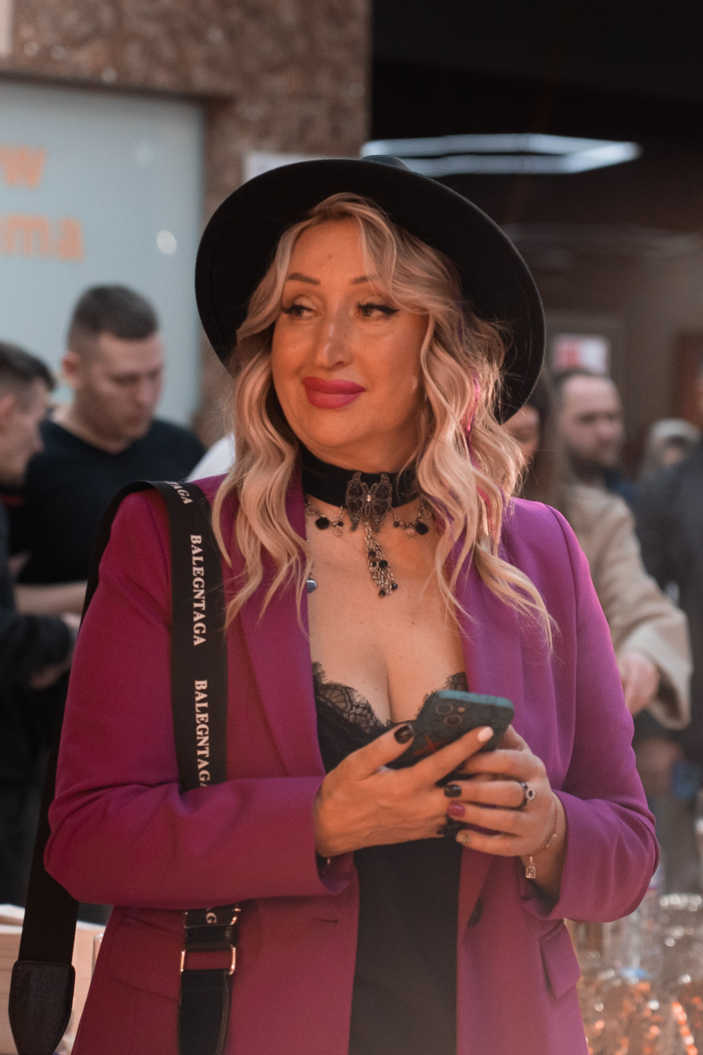 Веб-сериал «МЫ». Для тех, кто не ждёт удачи, а создаёт её. Каждая фотосессия — это твой момент, твой стиль, твой успех. 📸