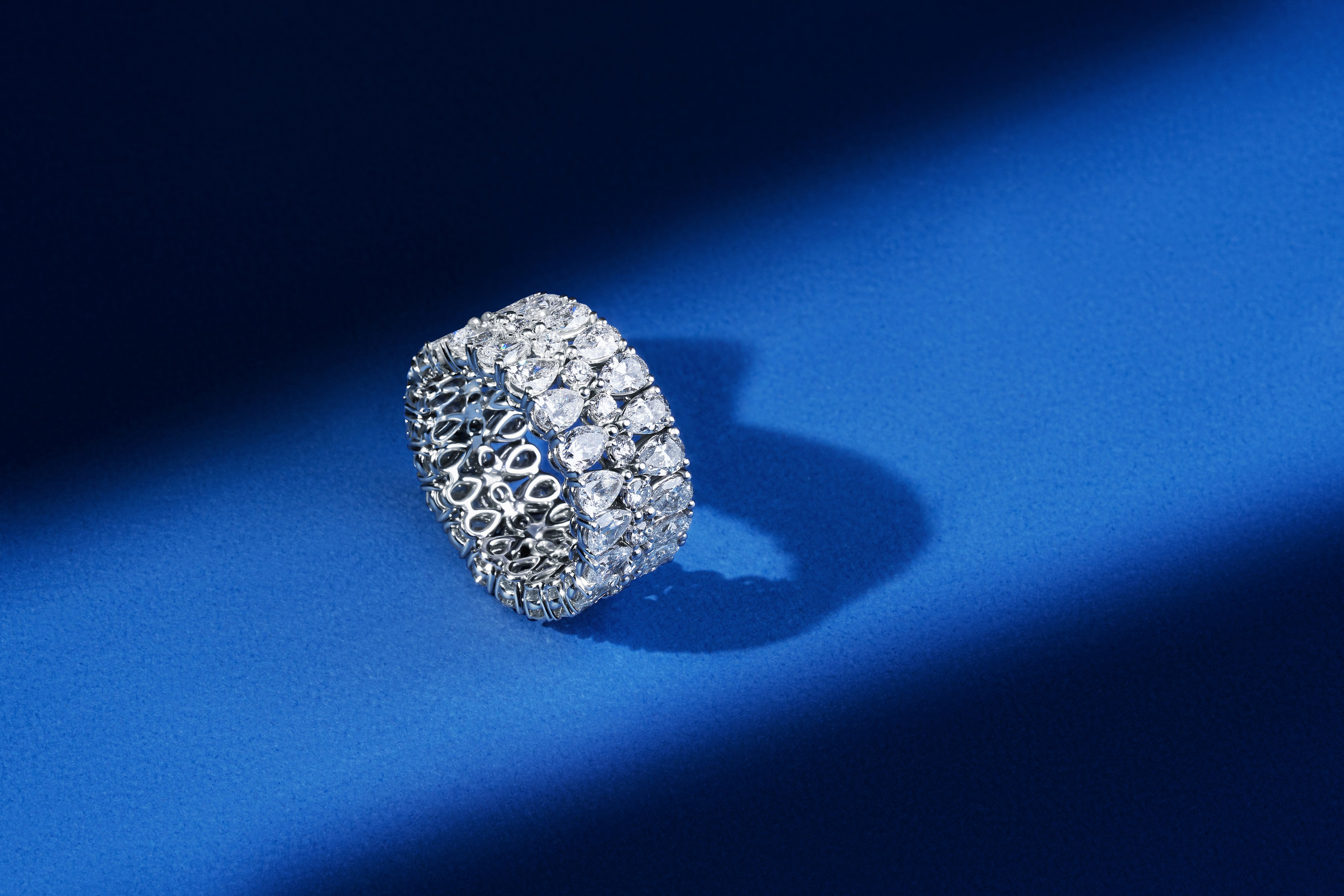 Jewelry. Retouching service