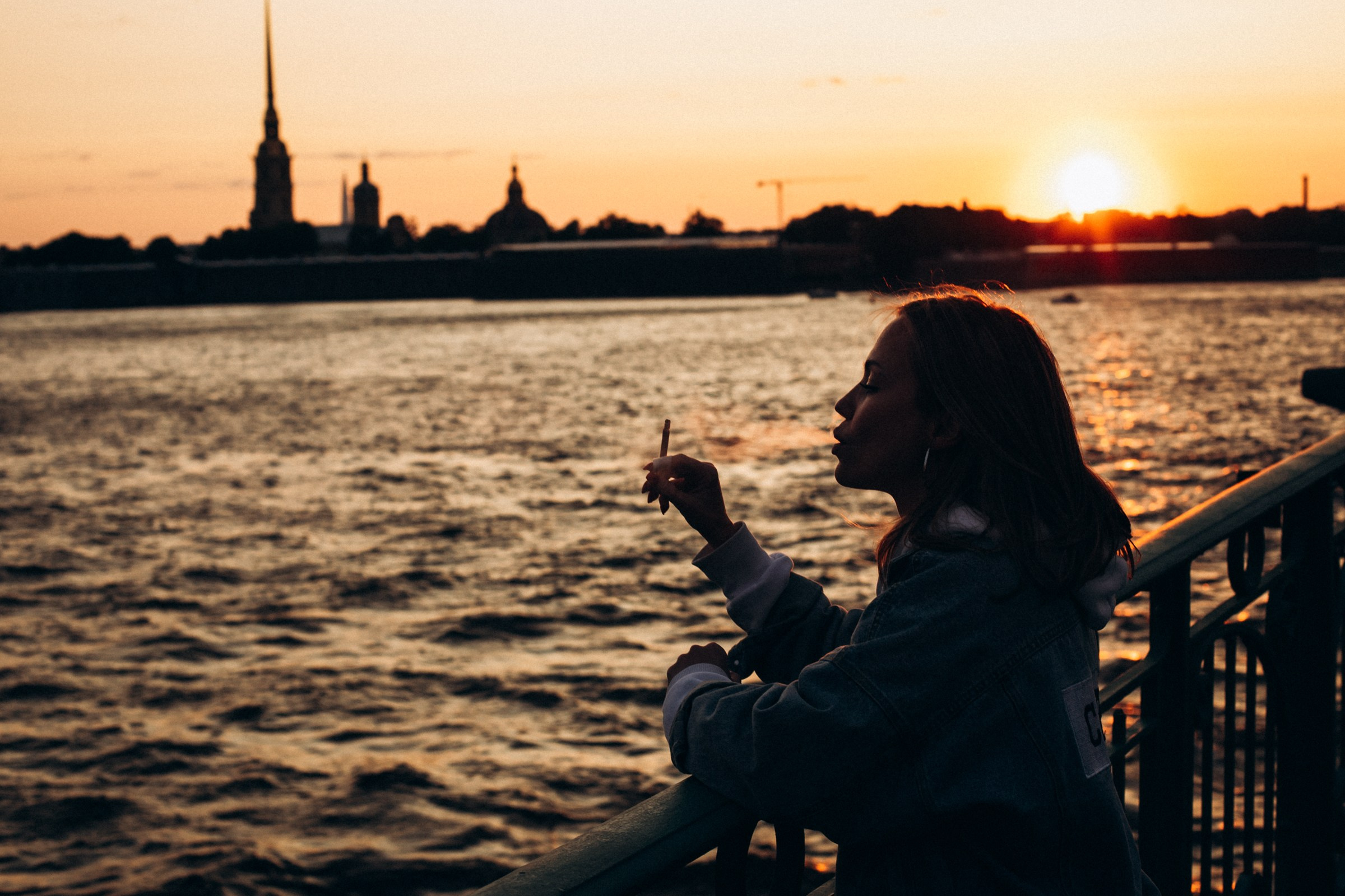Катерина в июне. Фотопрогулка в Петербурге. Индивидуальный и семейный фотограф в Санкт-Петербурге